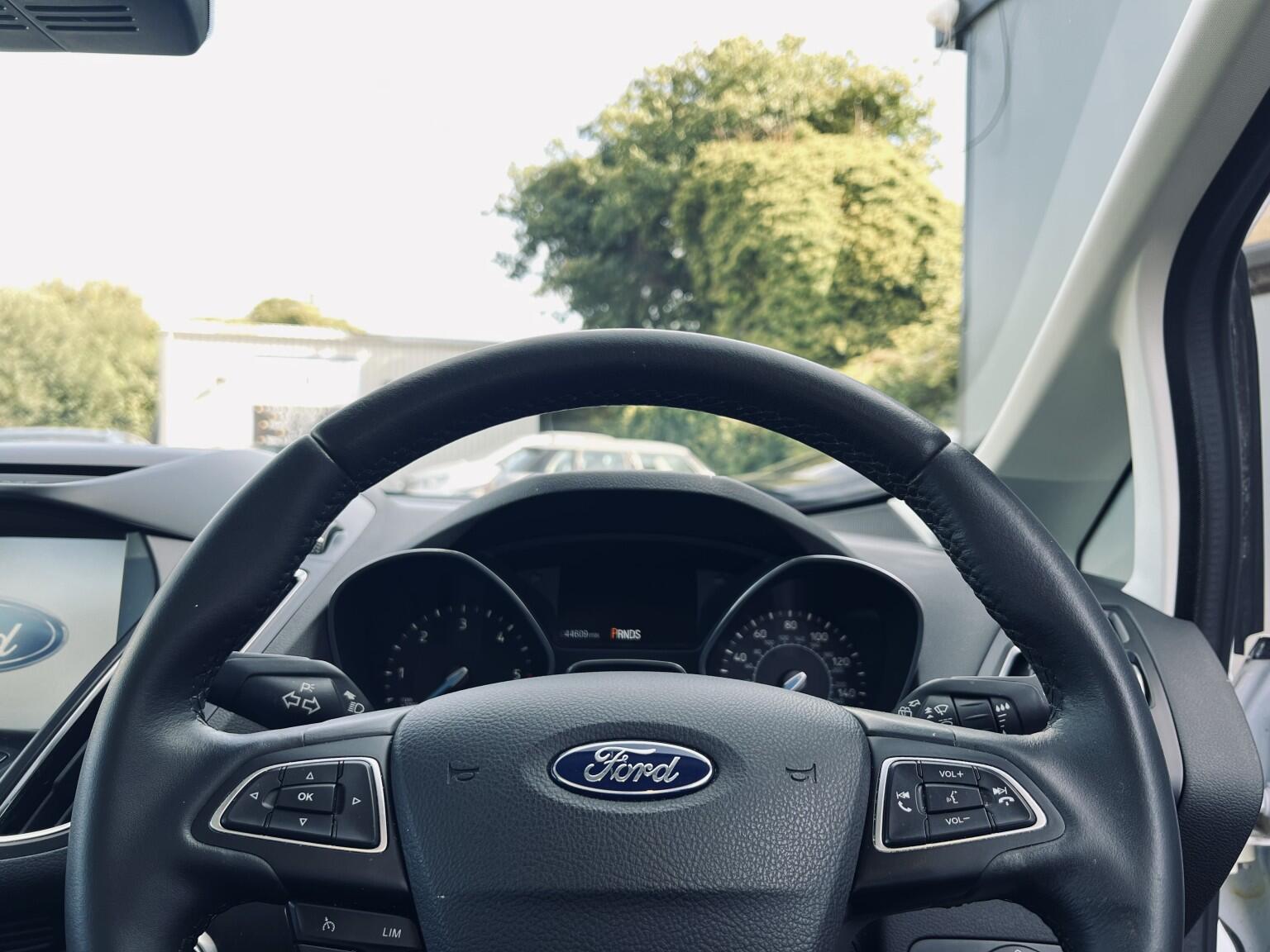 Ford C-Max view 16
