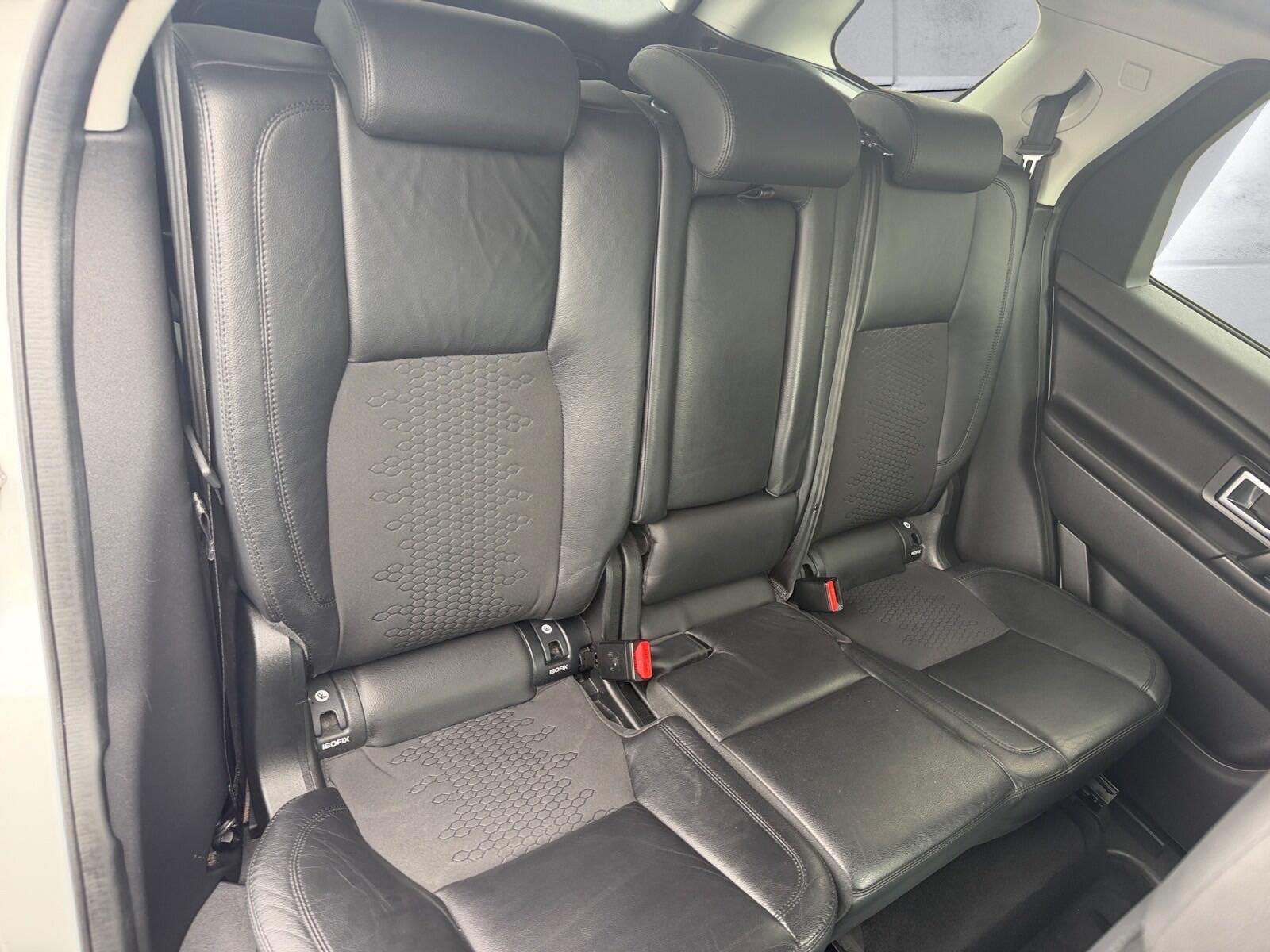 Land Rover Discovery Sport view 11