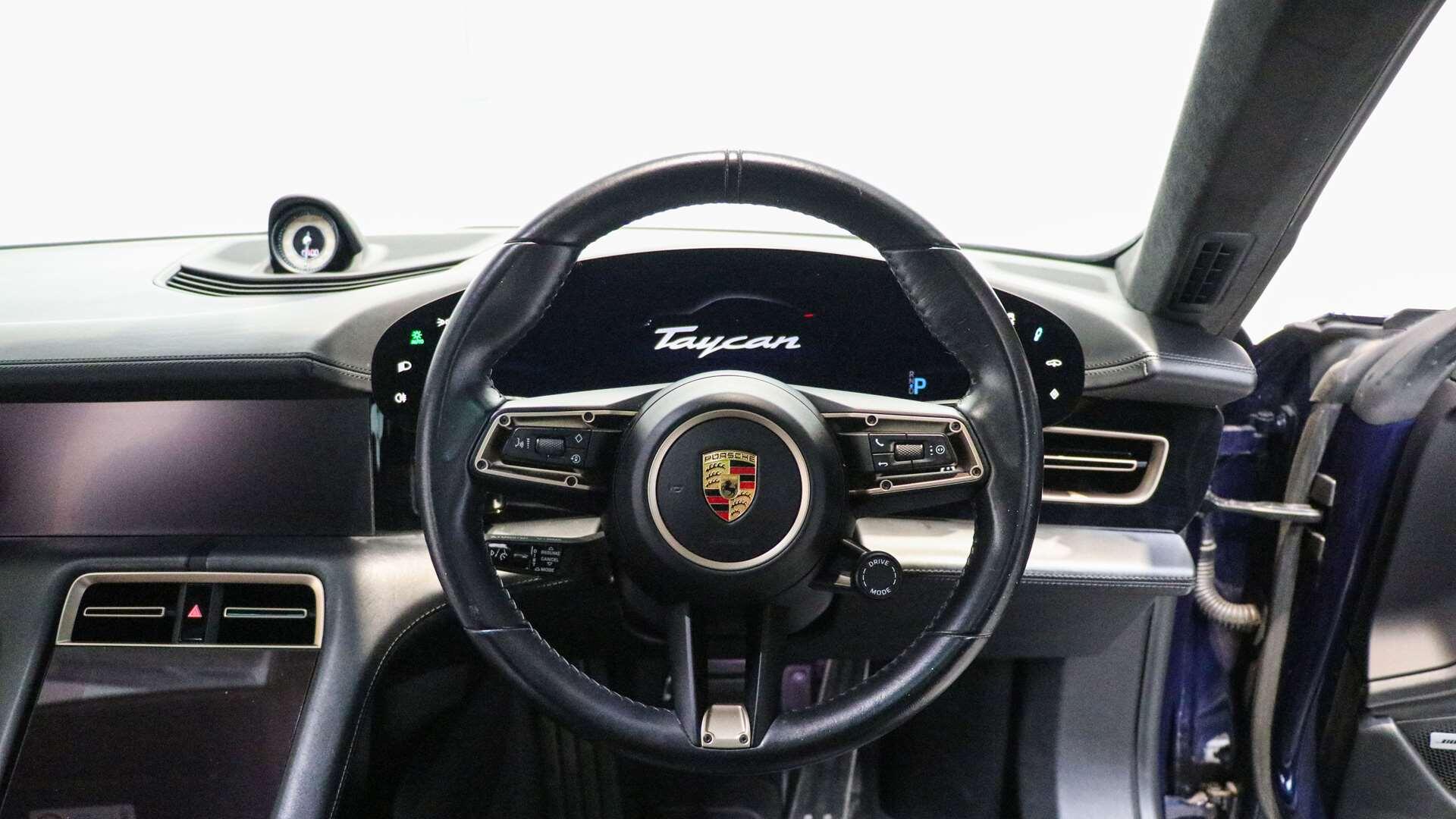 Porsche Taycan view 10