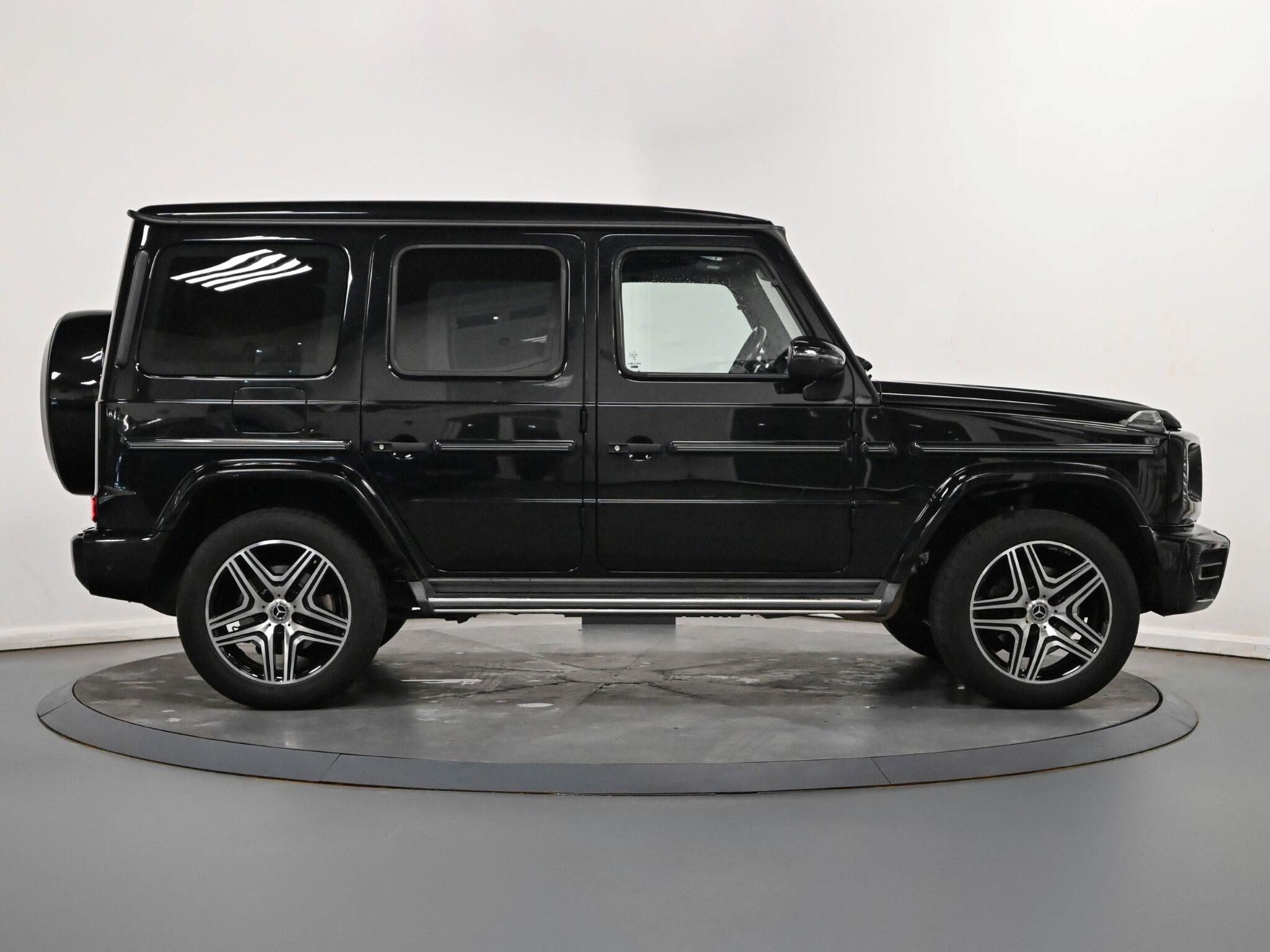 Mercedes-Benz G-Class view 23