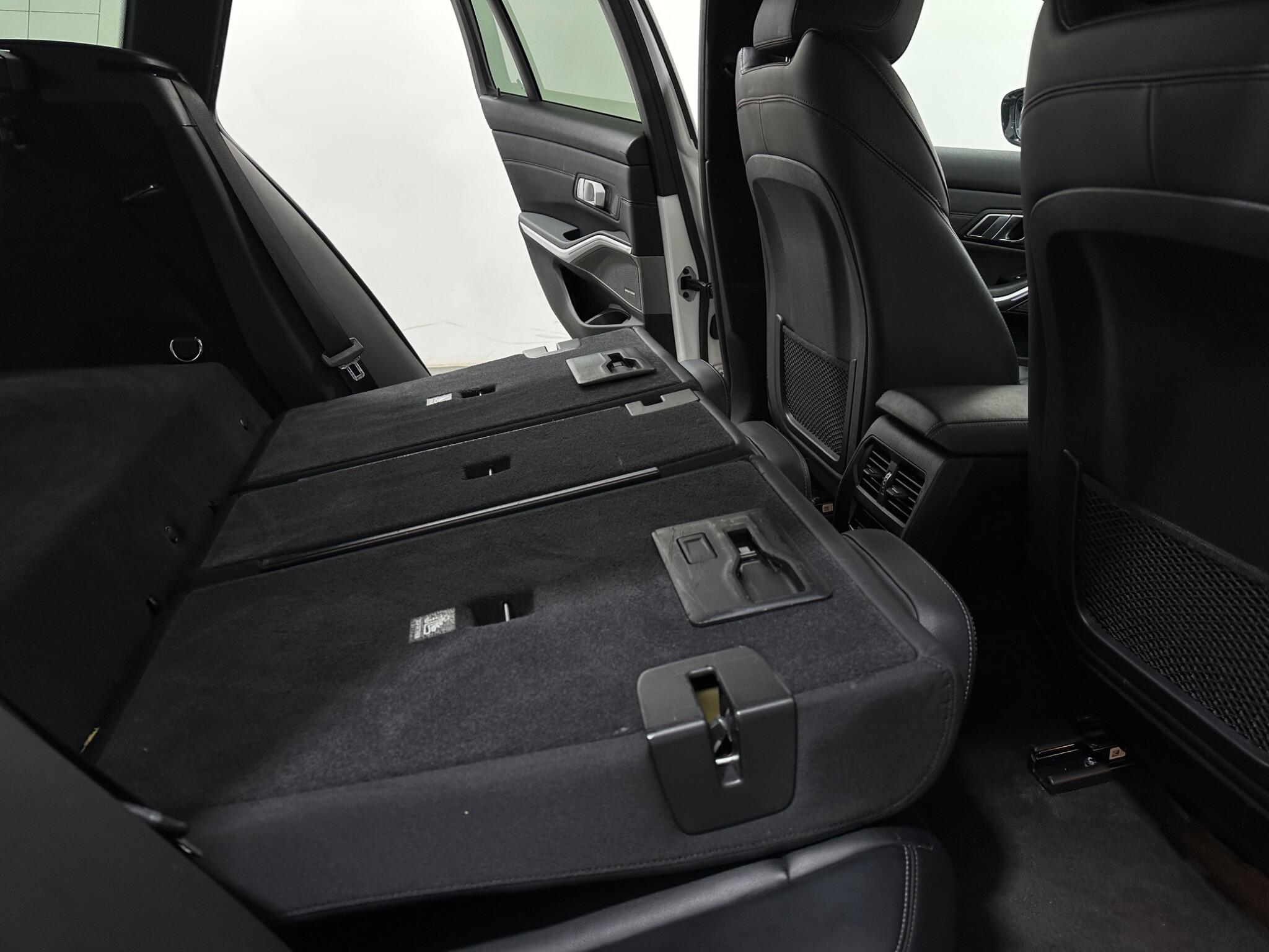 BMW 3 Series view 47