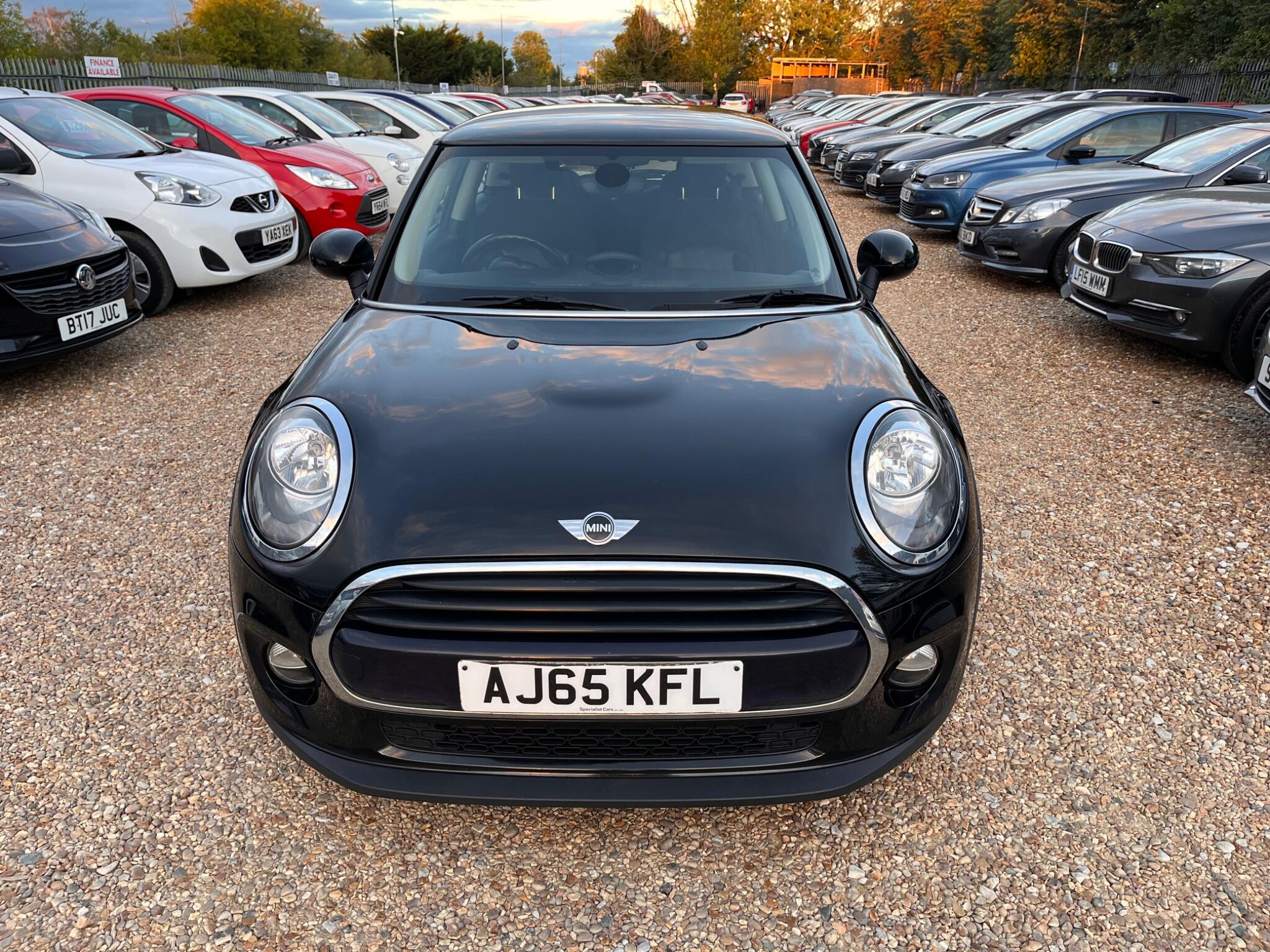 MINI Hatch view 8