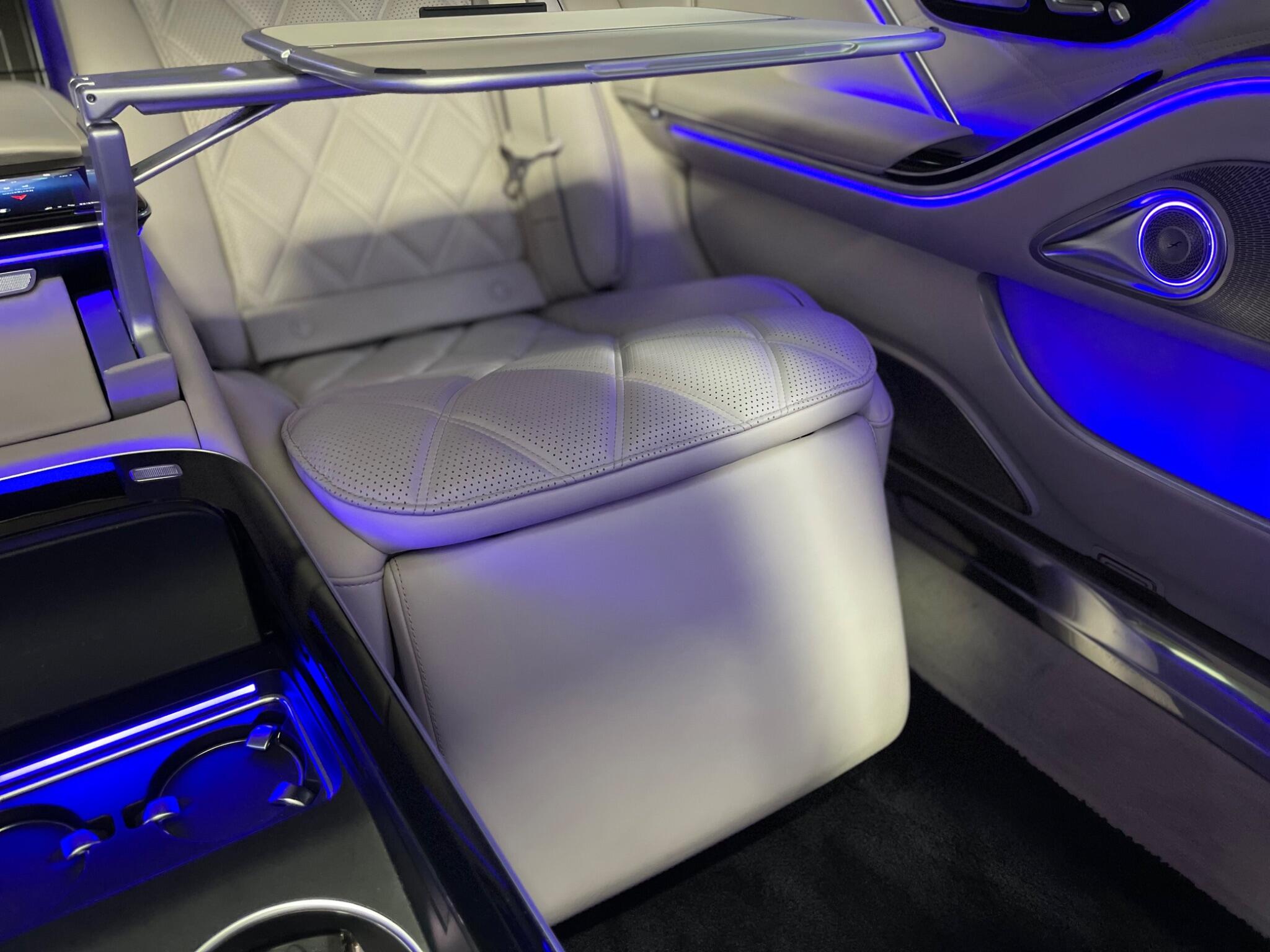 Mercedes-Benz S-Class view 24