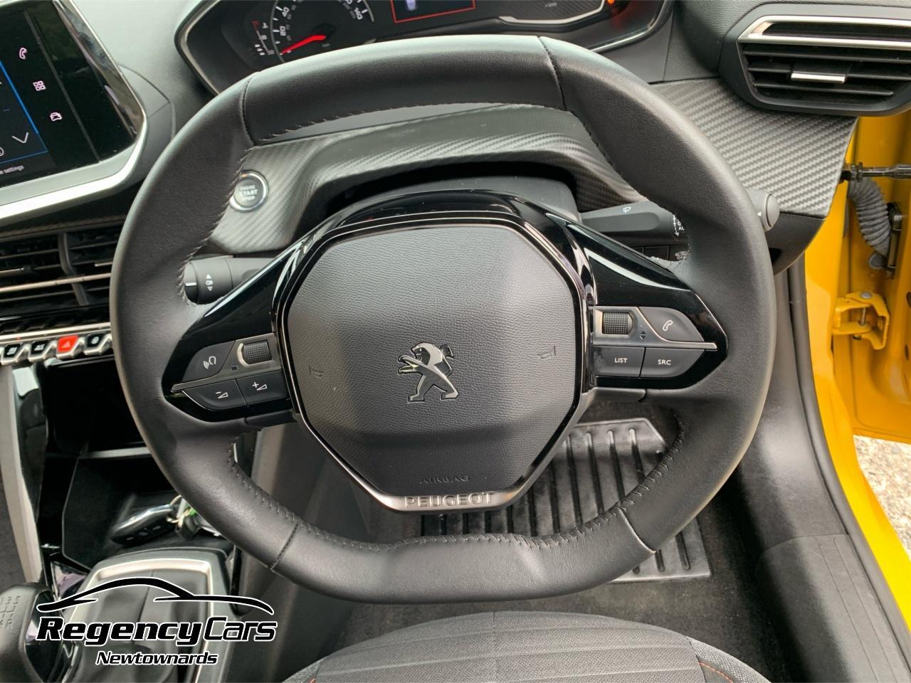 Peugeot 208 view 38