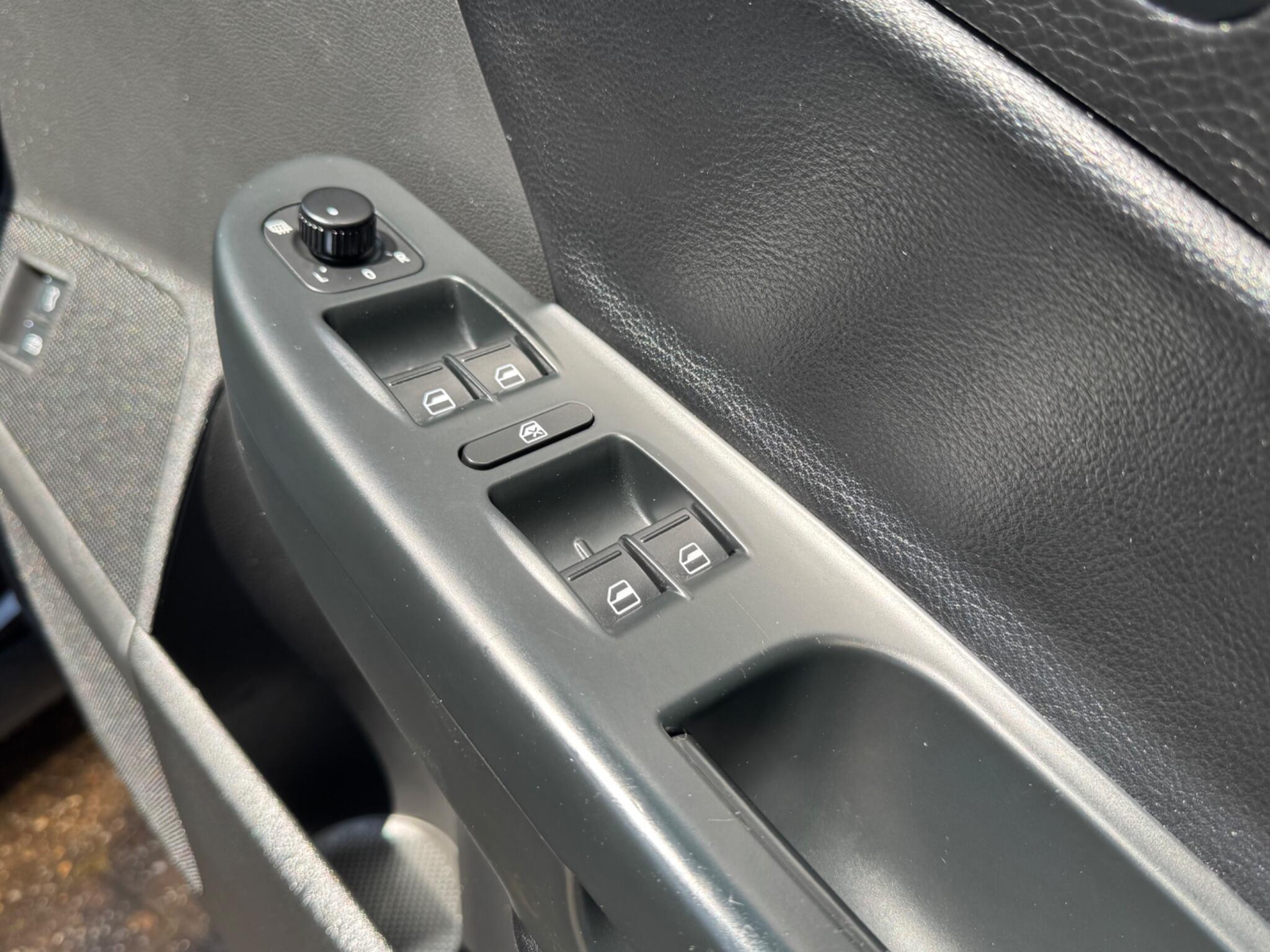 Volkswagen Passat view 10