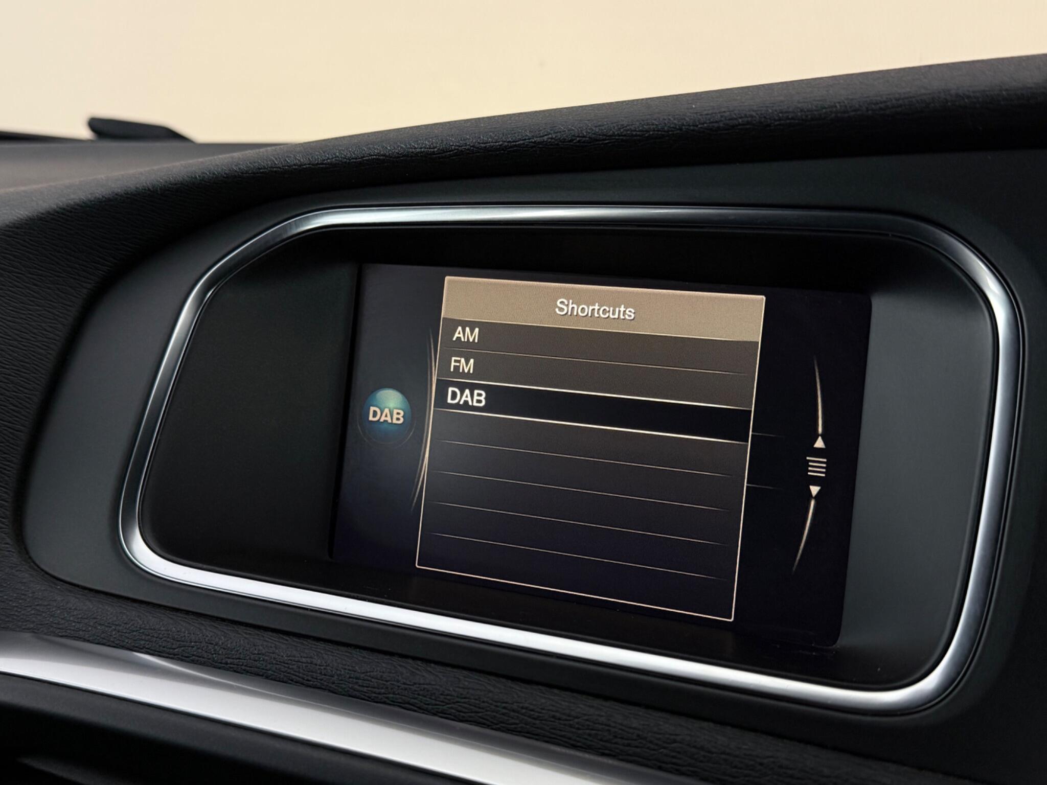 Volvo V40 view 24