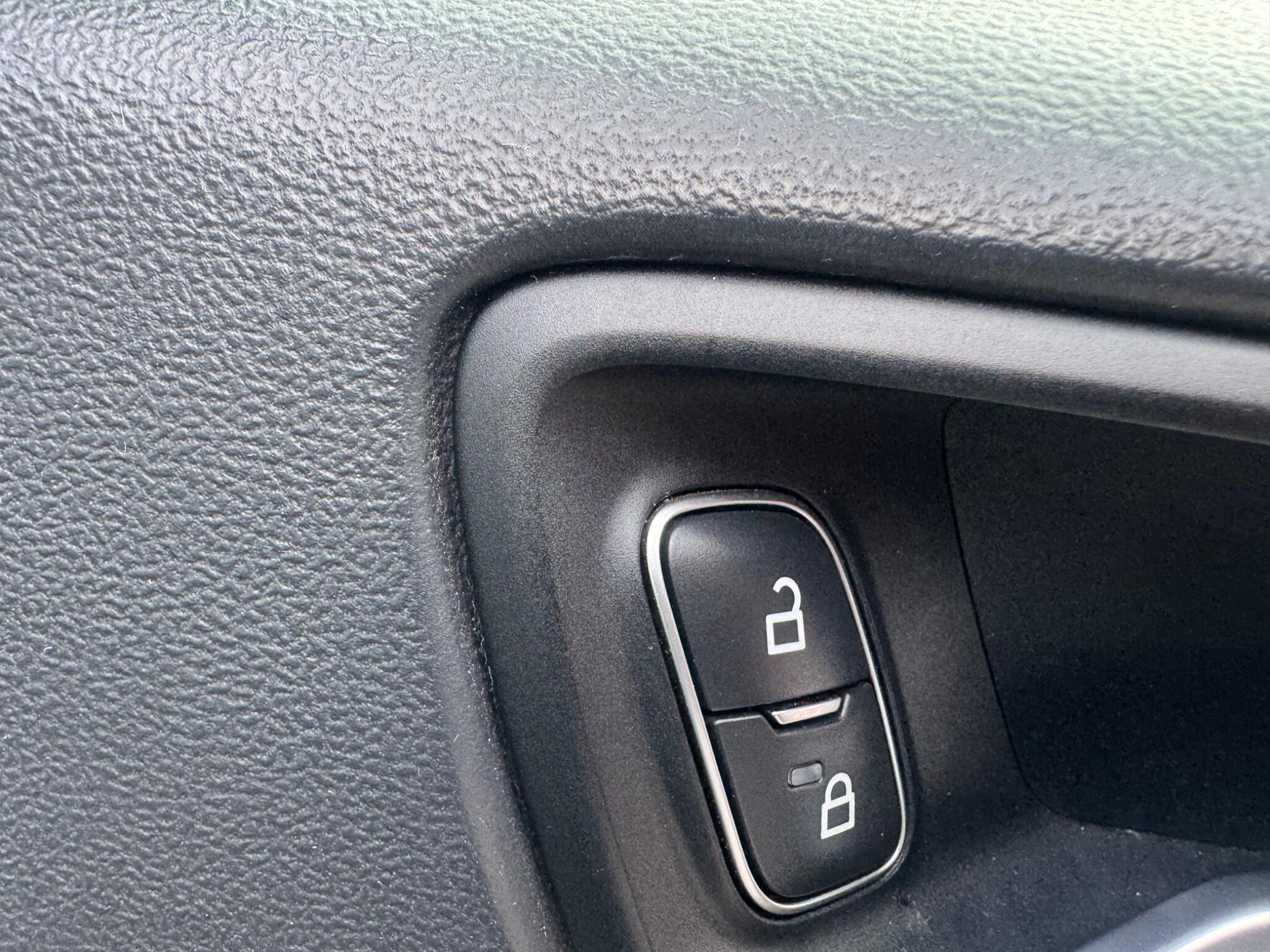 Ford Focus view 19