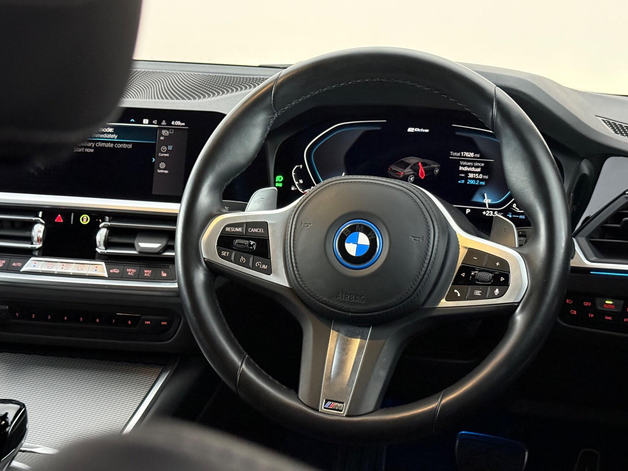 BMW 3 Series view 13