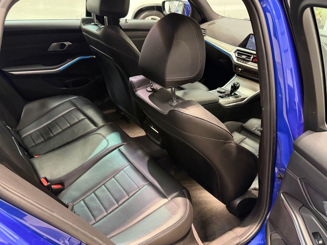 BMW 3 Series view 12