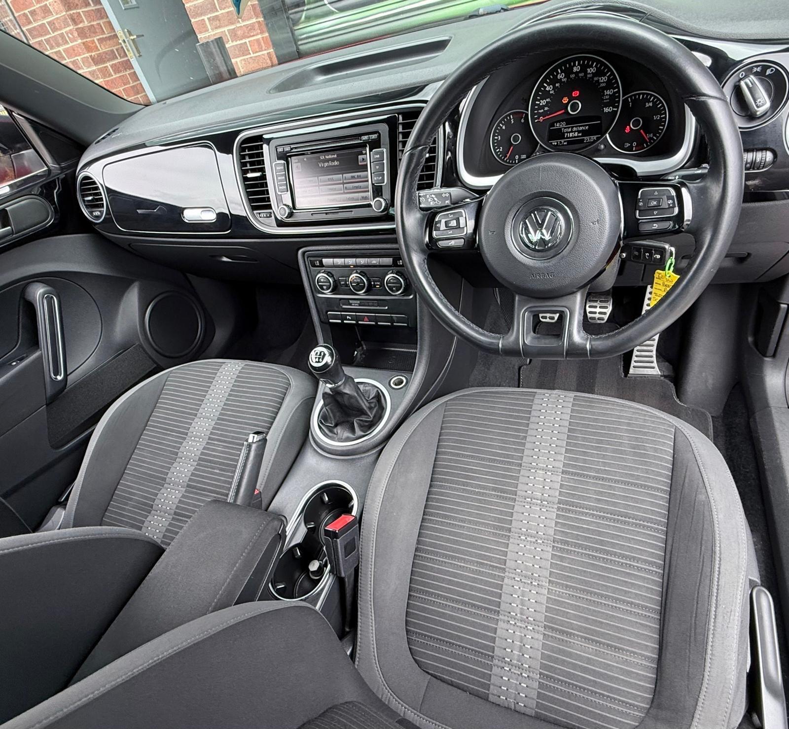 Volkswagen Beetle view 35