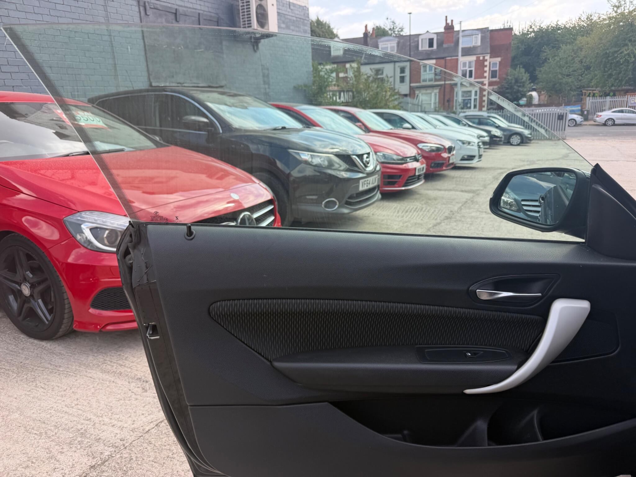 BMW 1 Series view 14