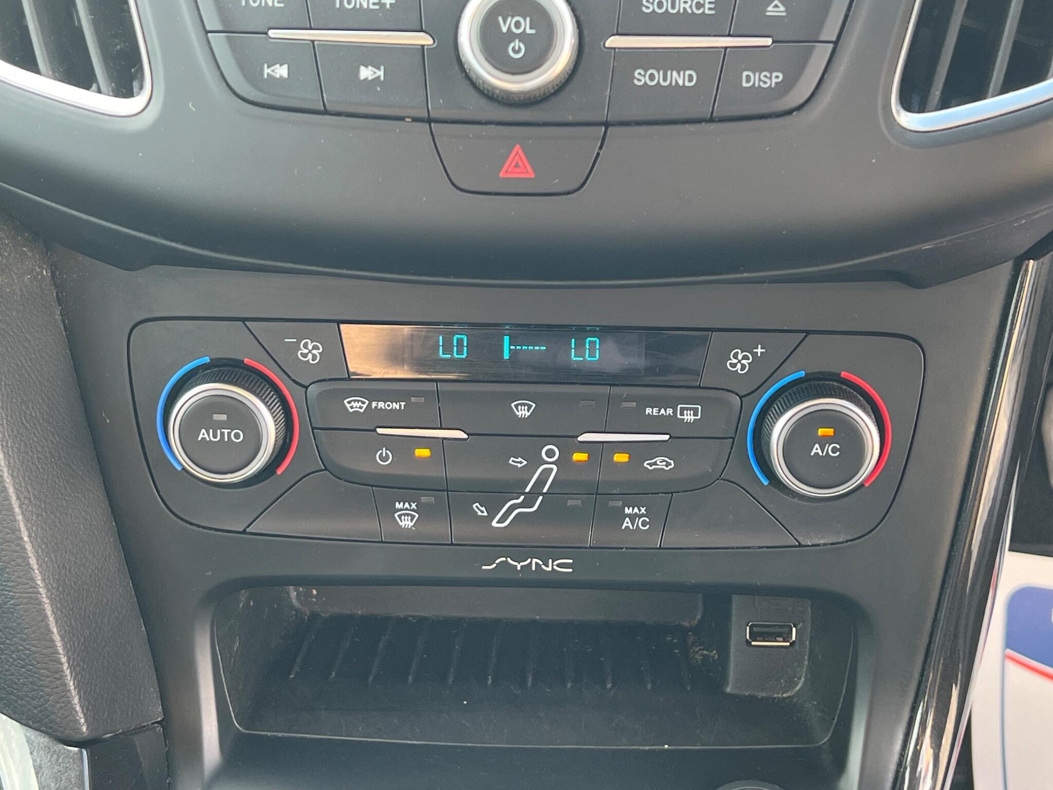 Ford Focus view 17