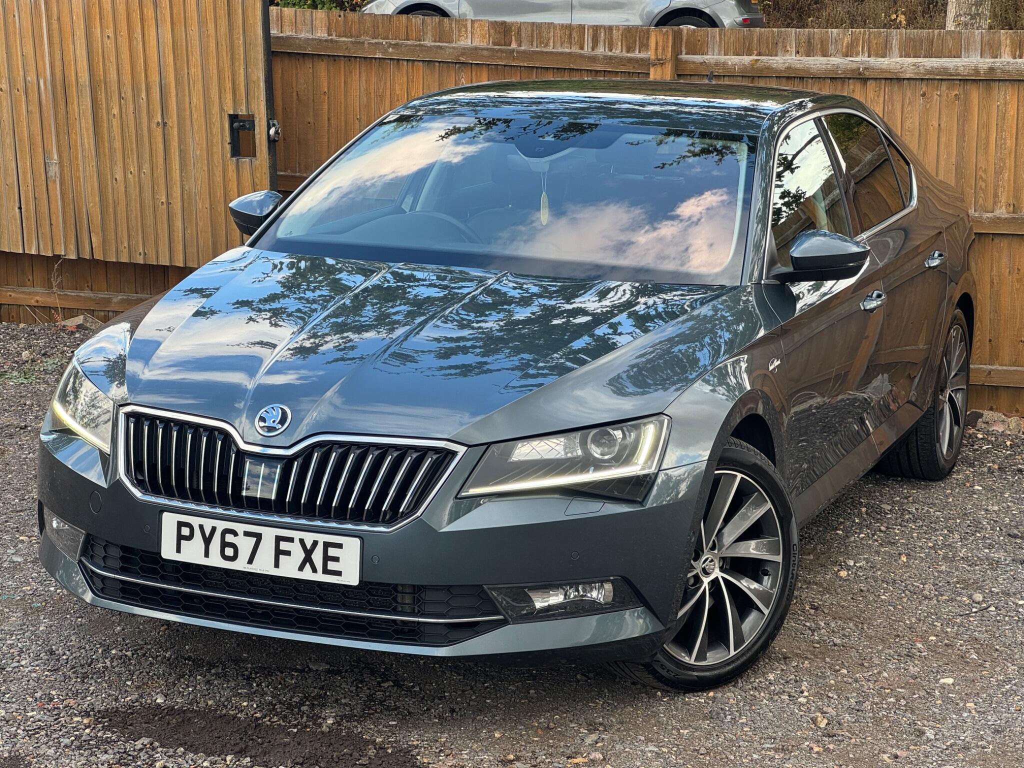 Skoda Superb view 3