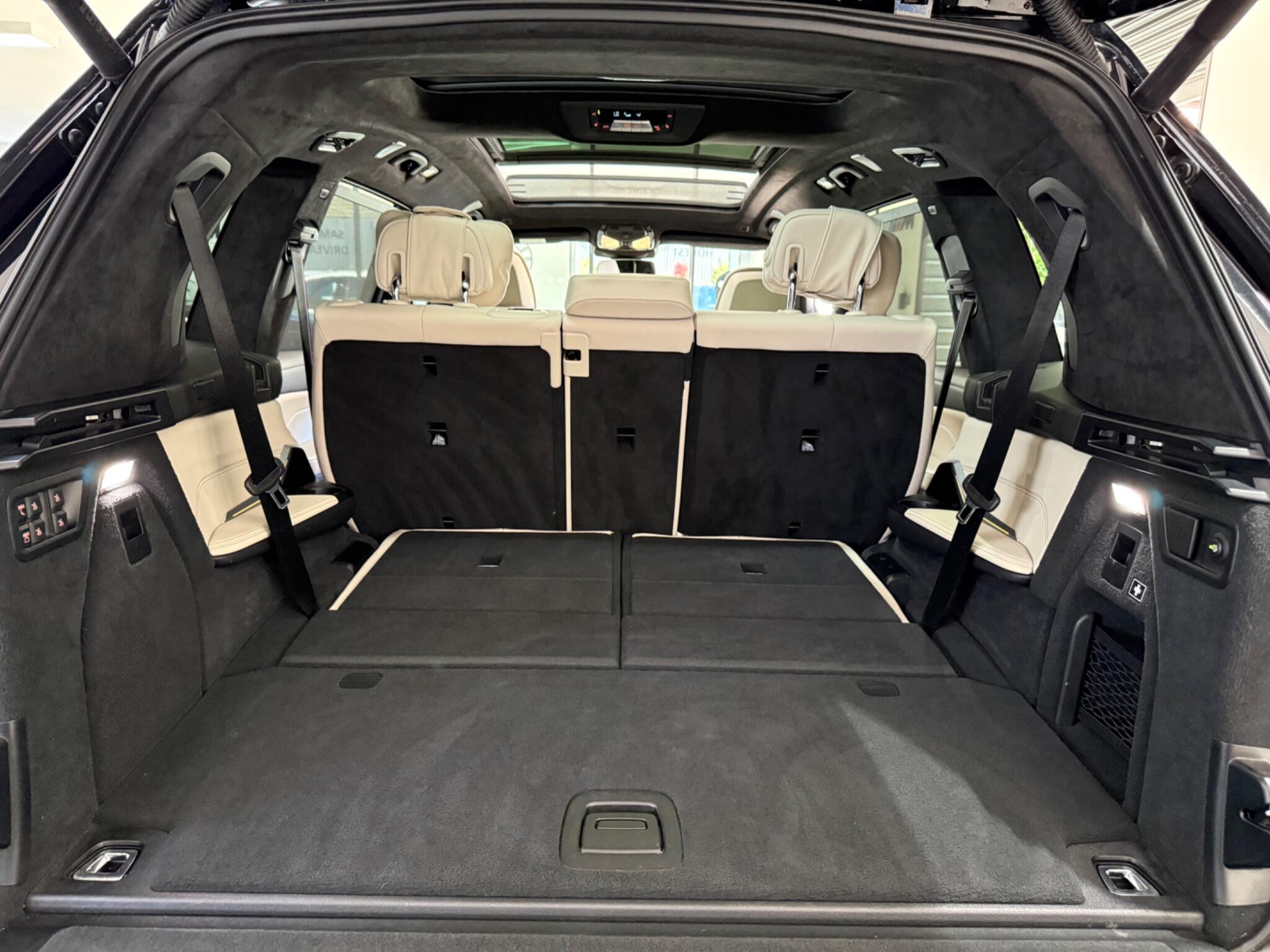 BMW X7 view 53