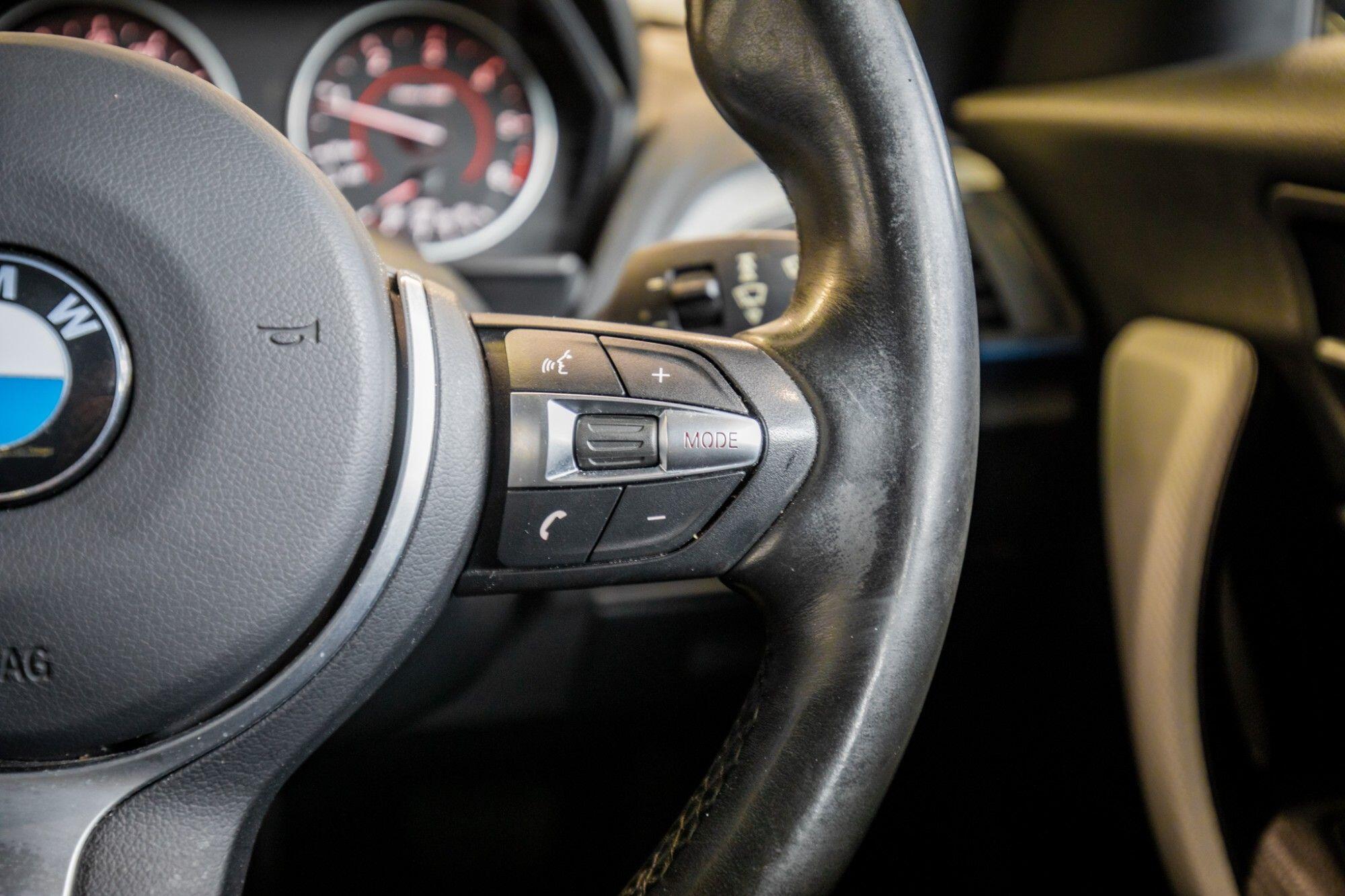 BMW 1 Series view 18