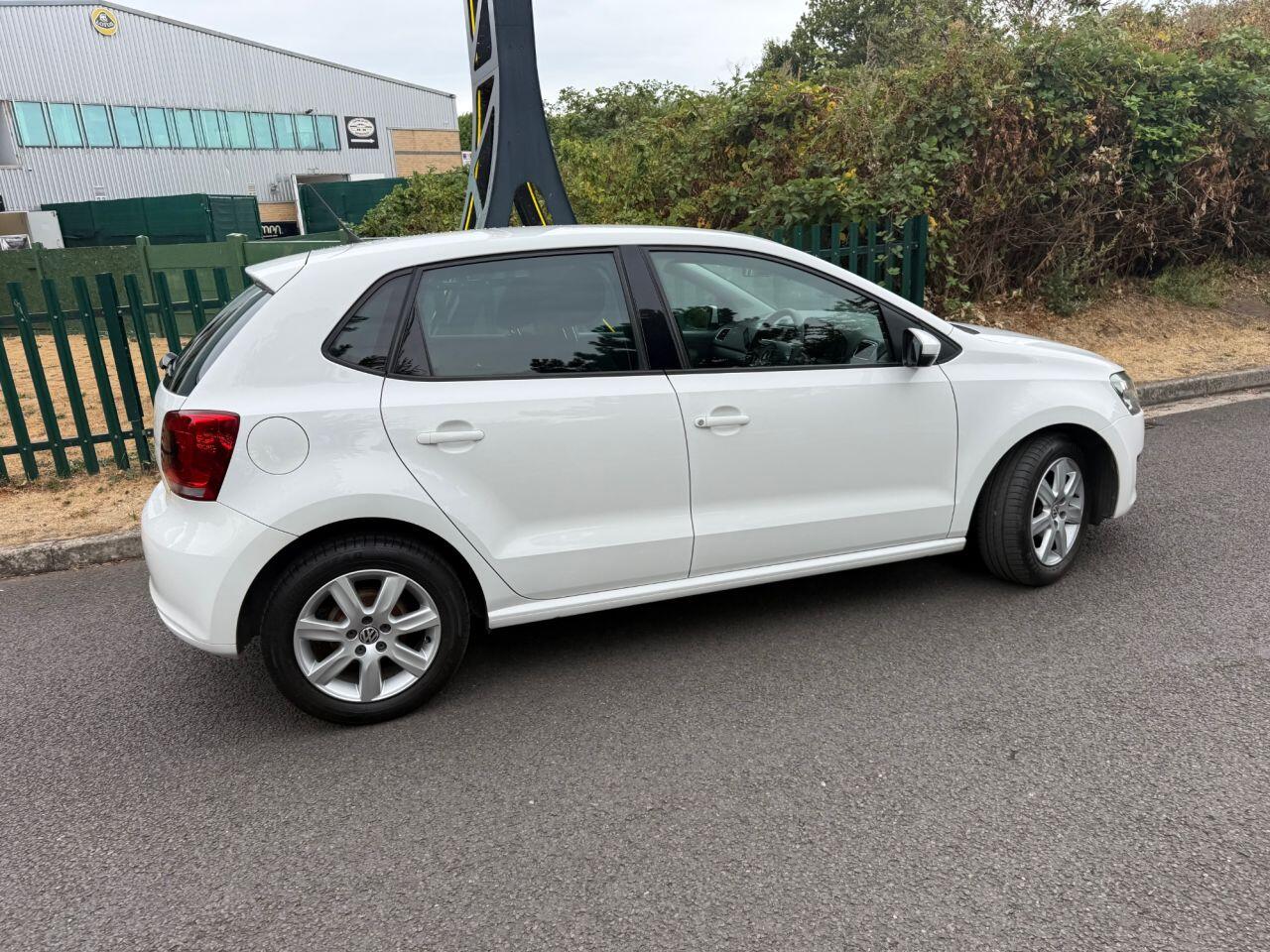 Volkswagen Polo view 12