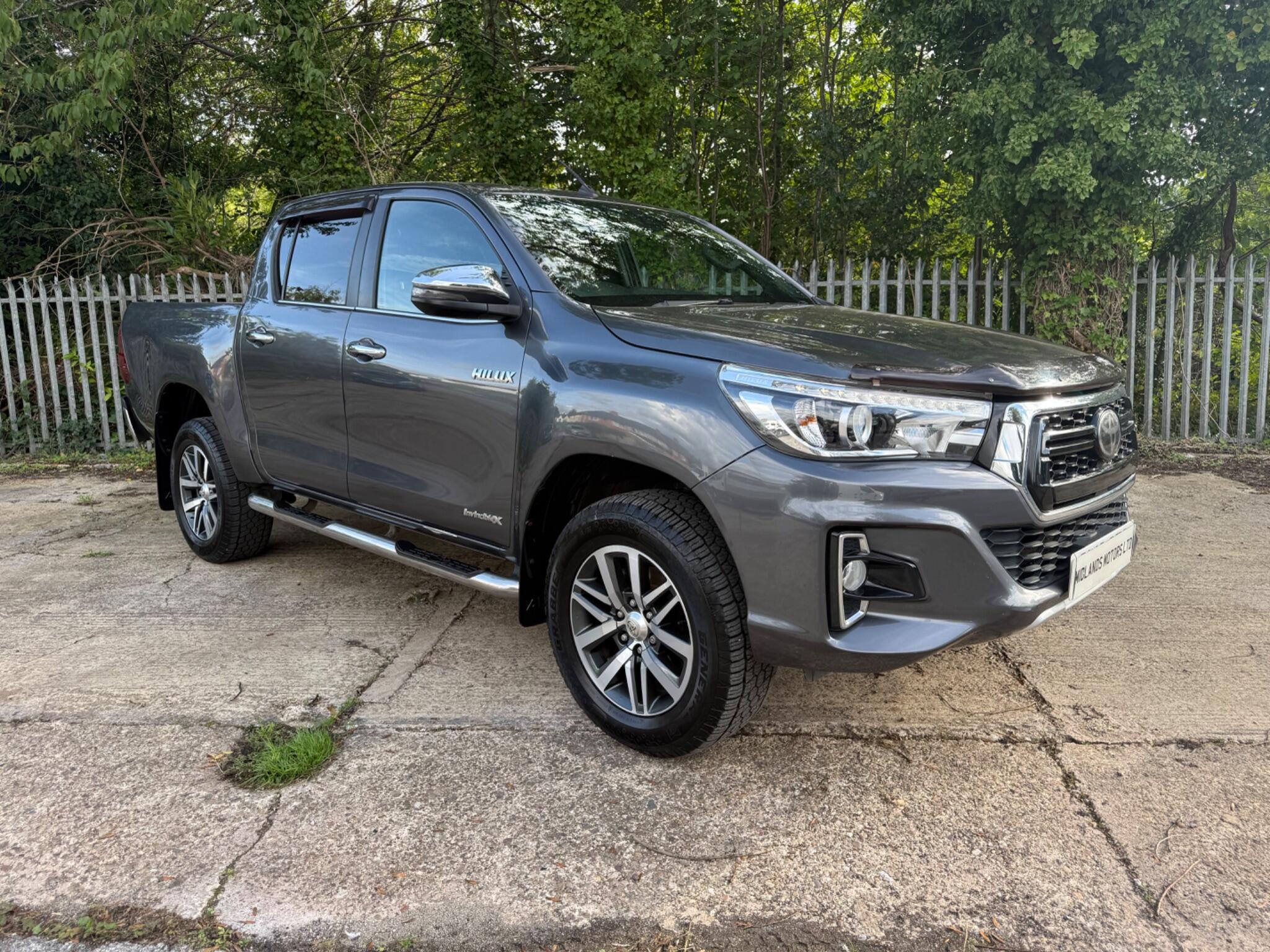 Toyota Hilux view 5