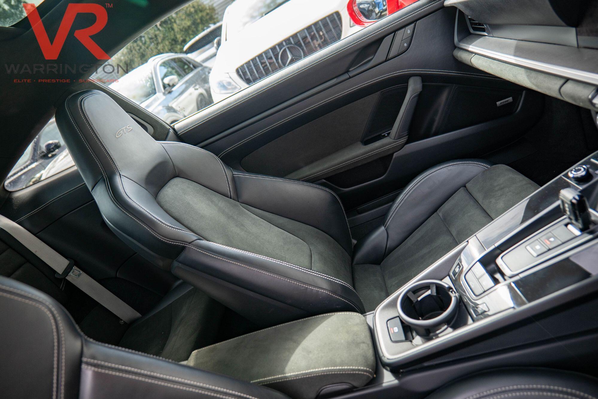 Porsche 911 view 4