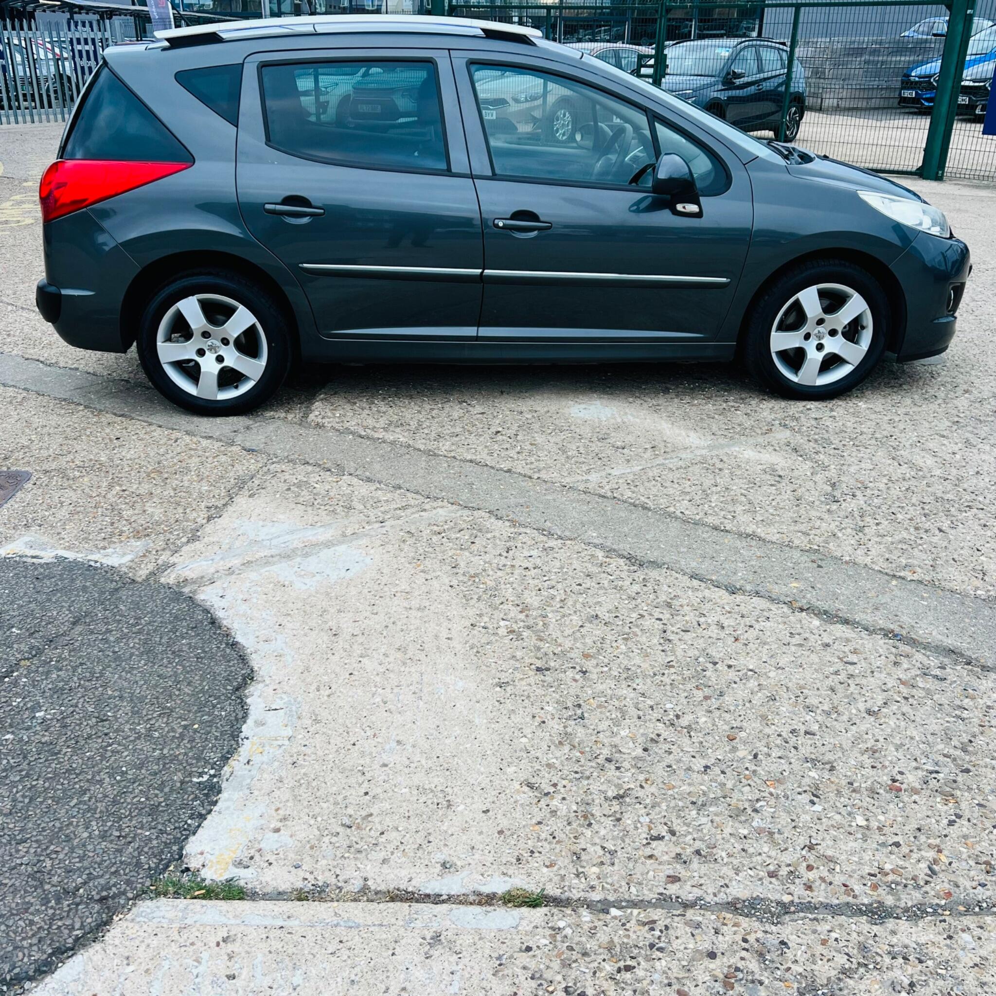 Peugeot 207 SW view 10