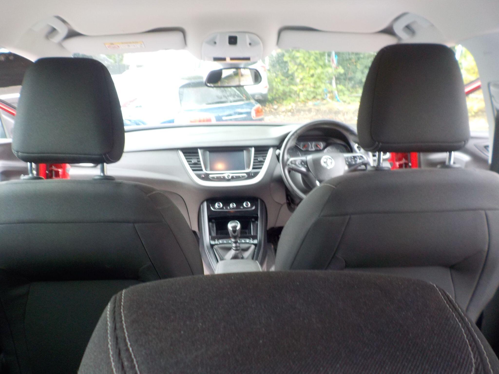 Vauxhall Grandland X 1.2 Turbo SE Euro 6 (s/s) 5dr