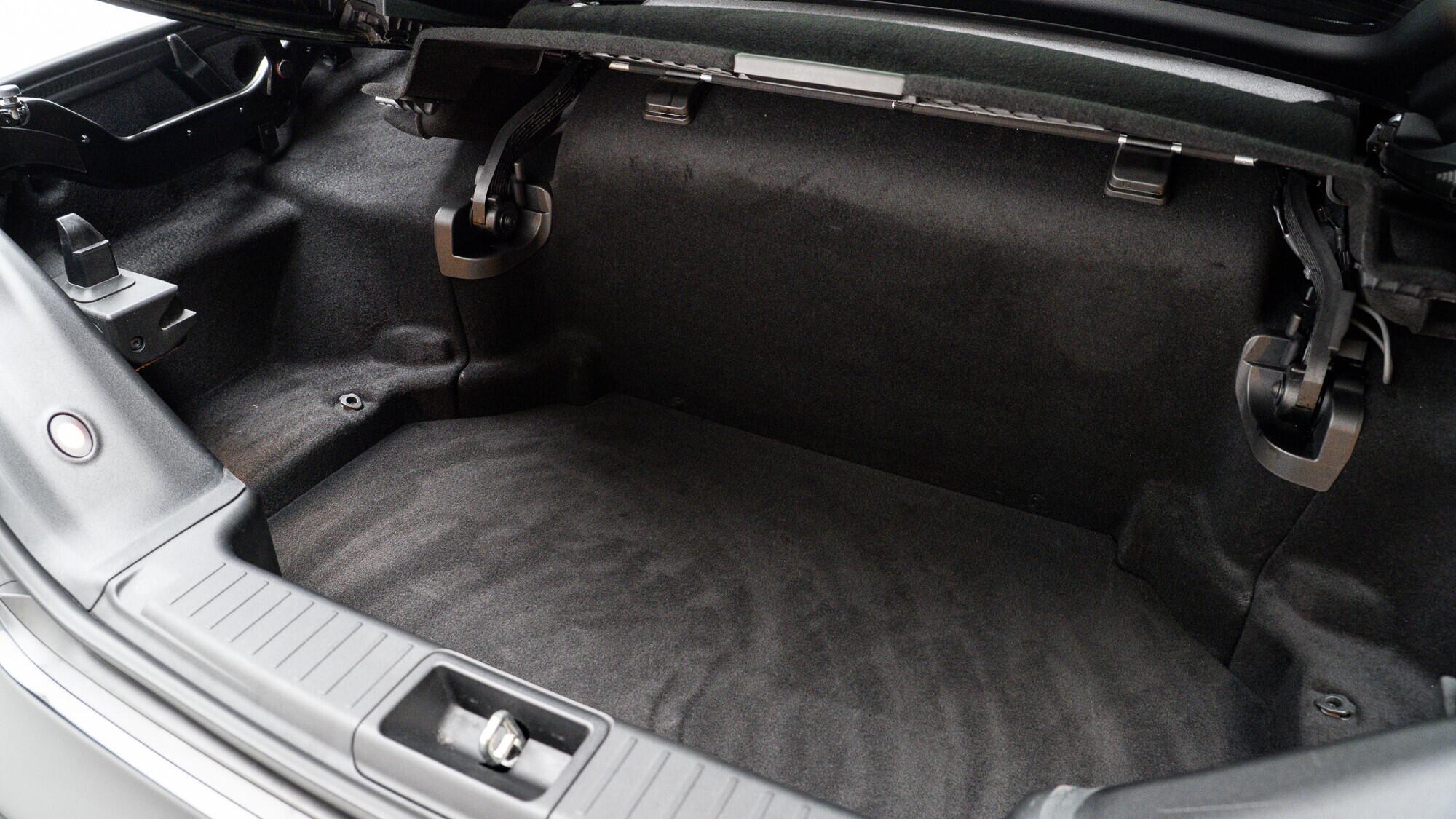 Mercedes-Benz SL view 48