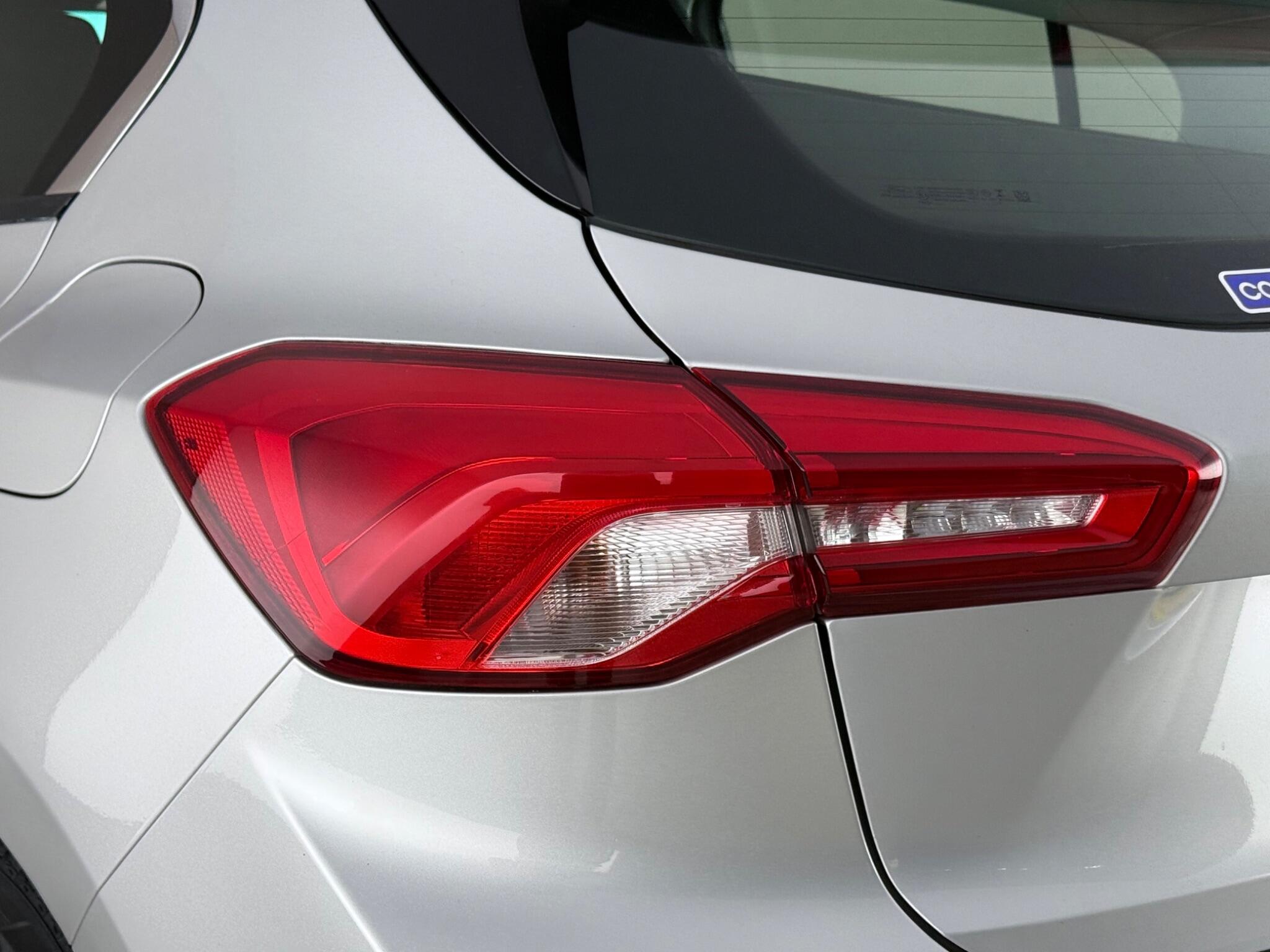 Ford Focus view 10