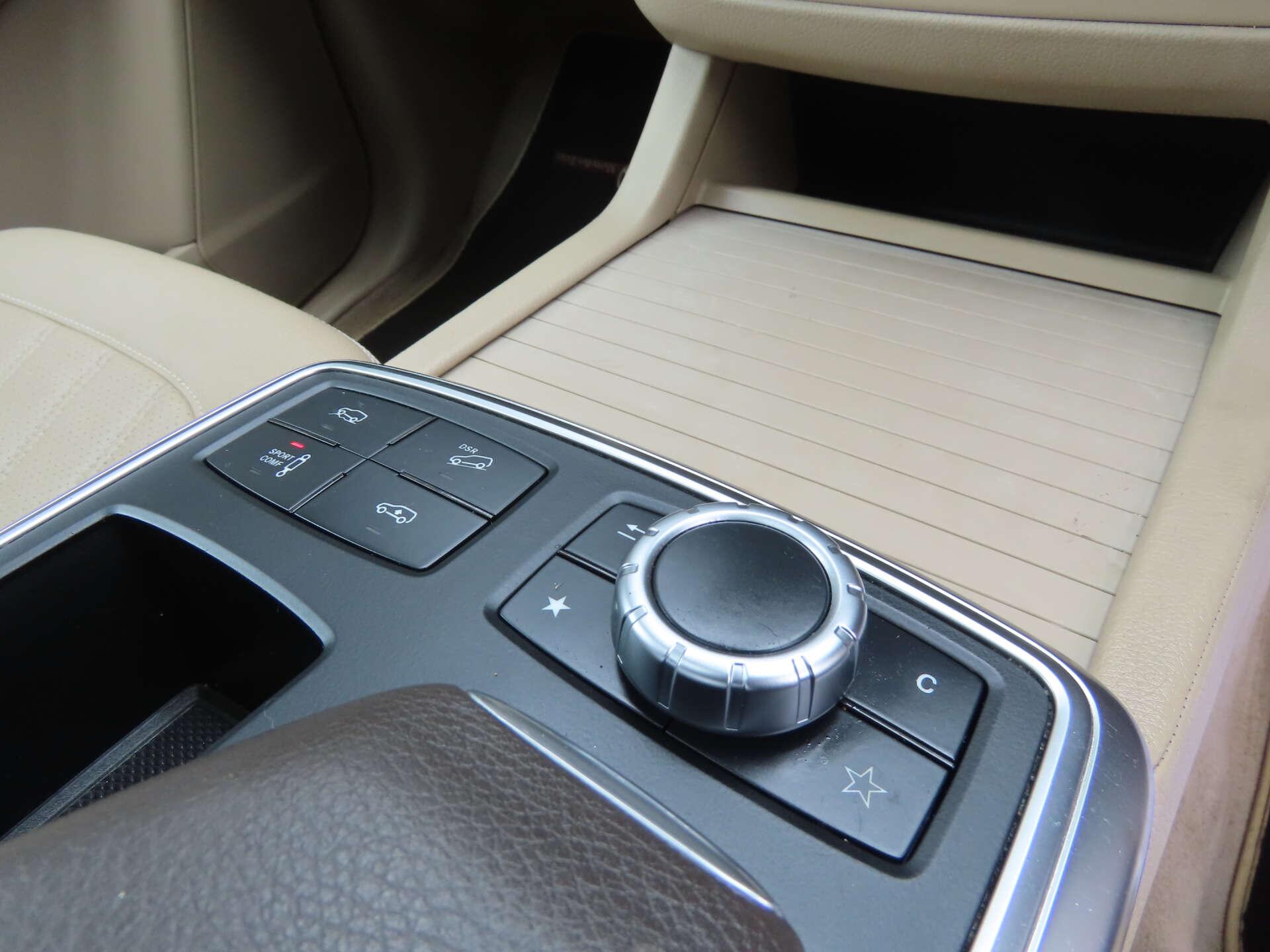 Mercedes-Benz GL view 14