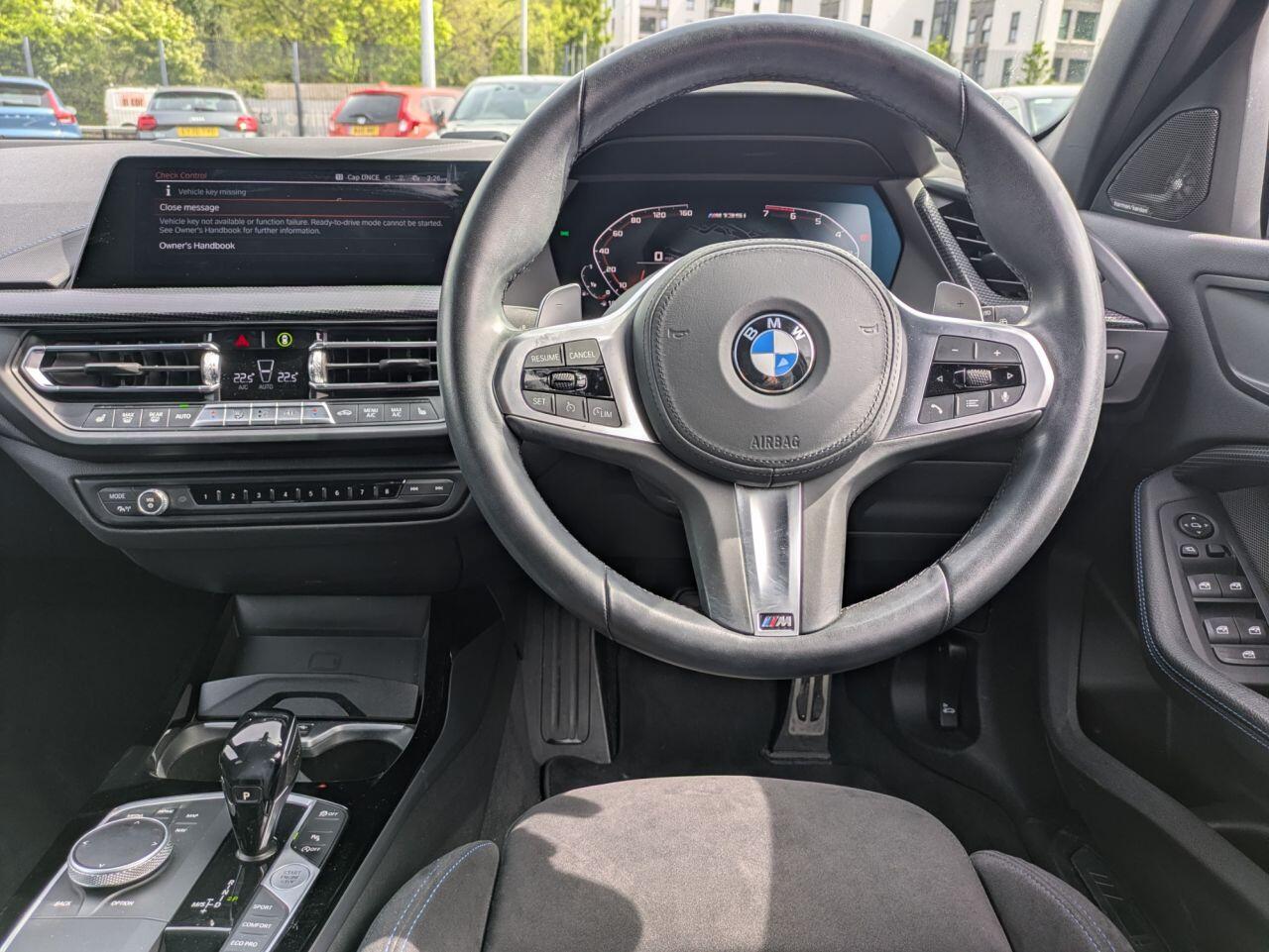 BMW 1 Series view 6