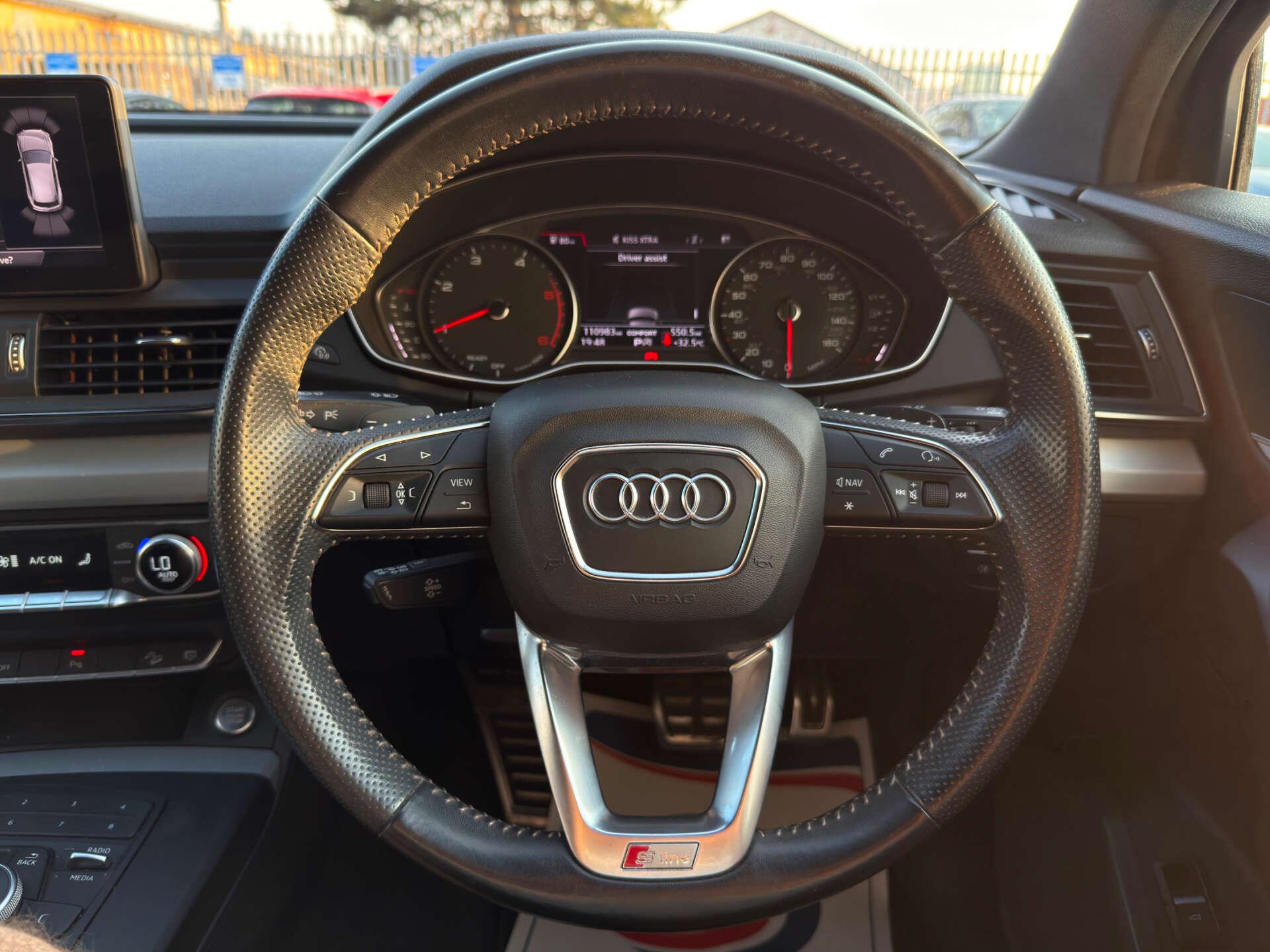 Audi Q5 view 59