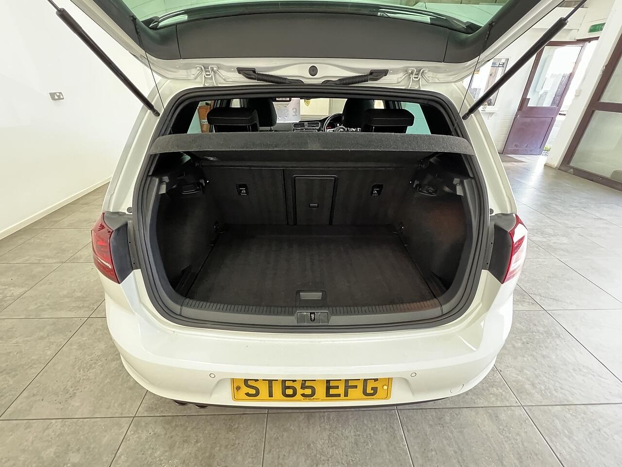 Volkswagen Golf view 16