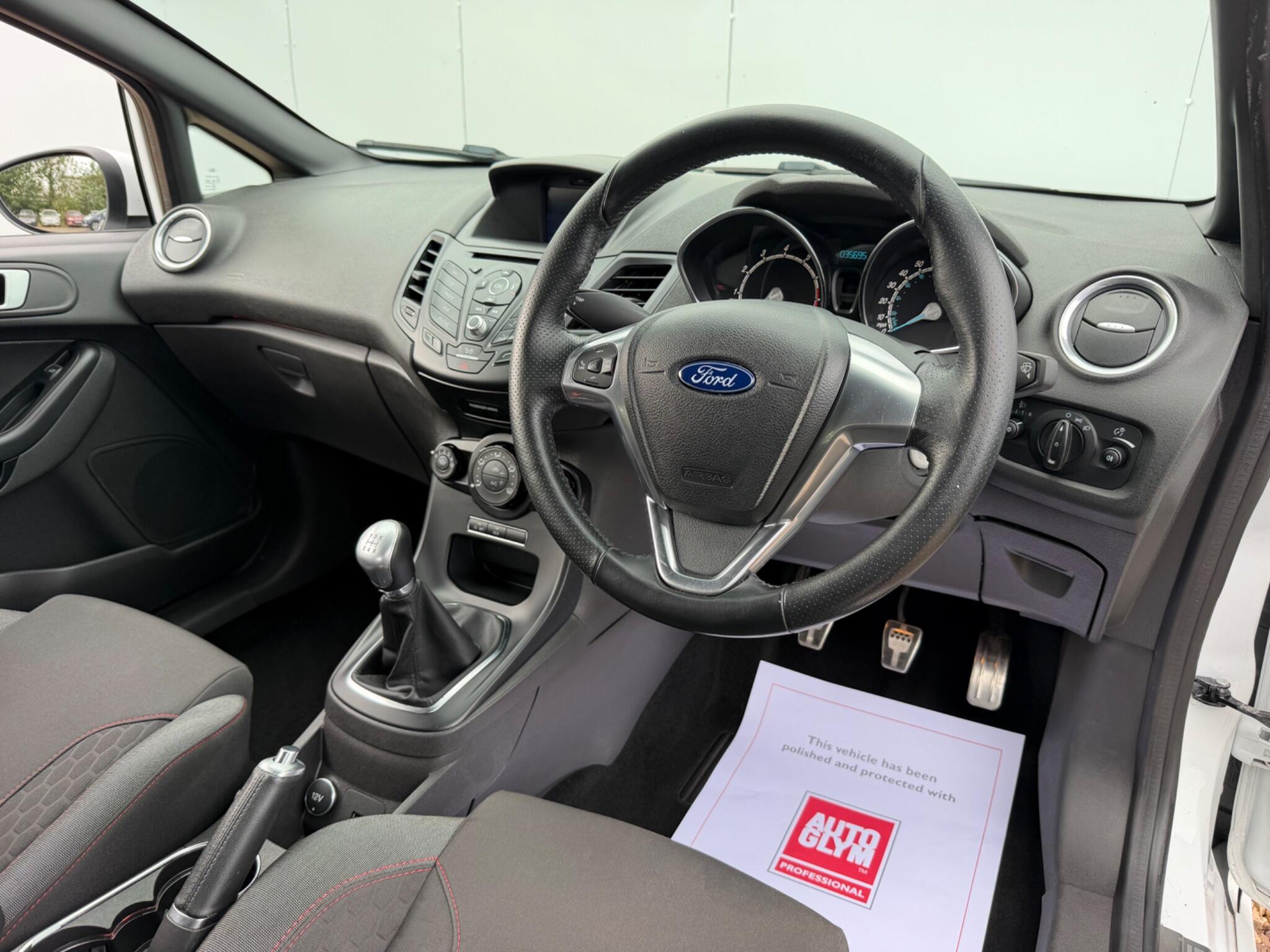 Ford Fiesta view 9