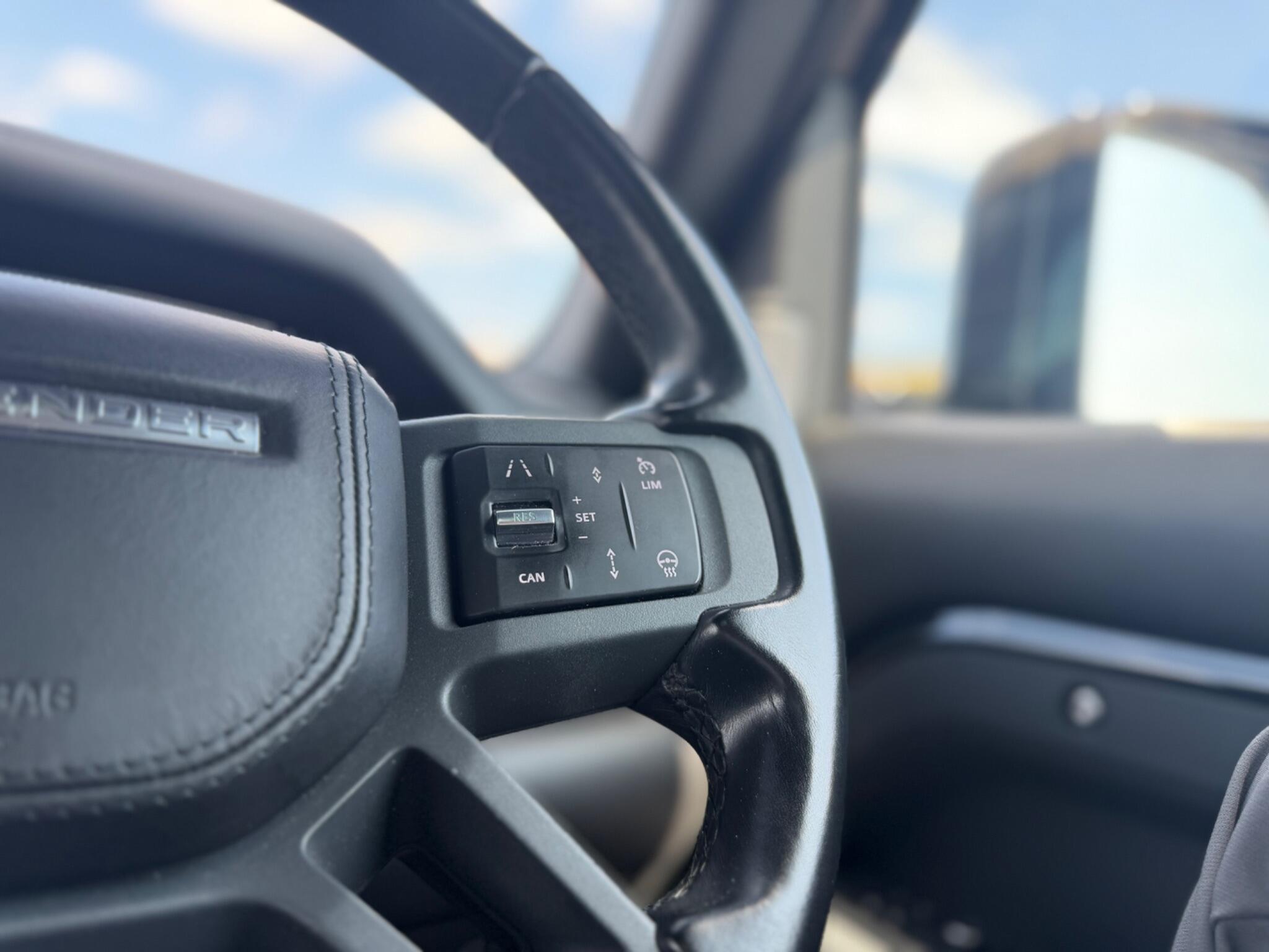 Land Rover Defender 110 view 7