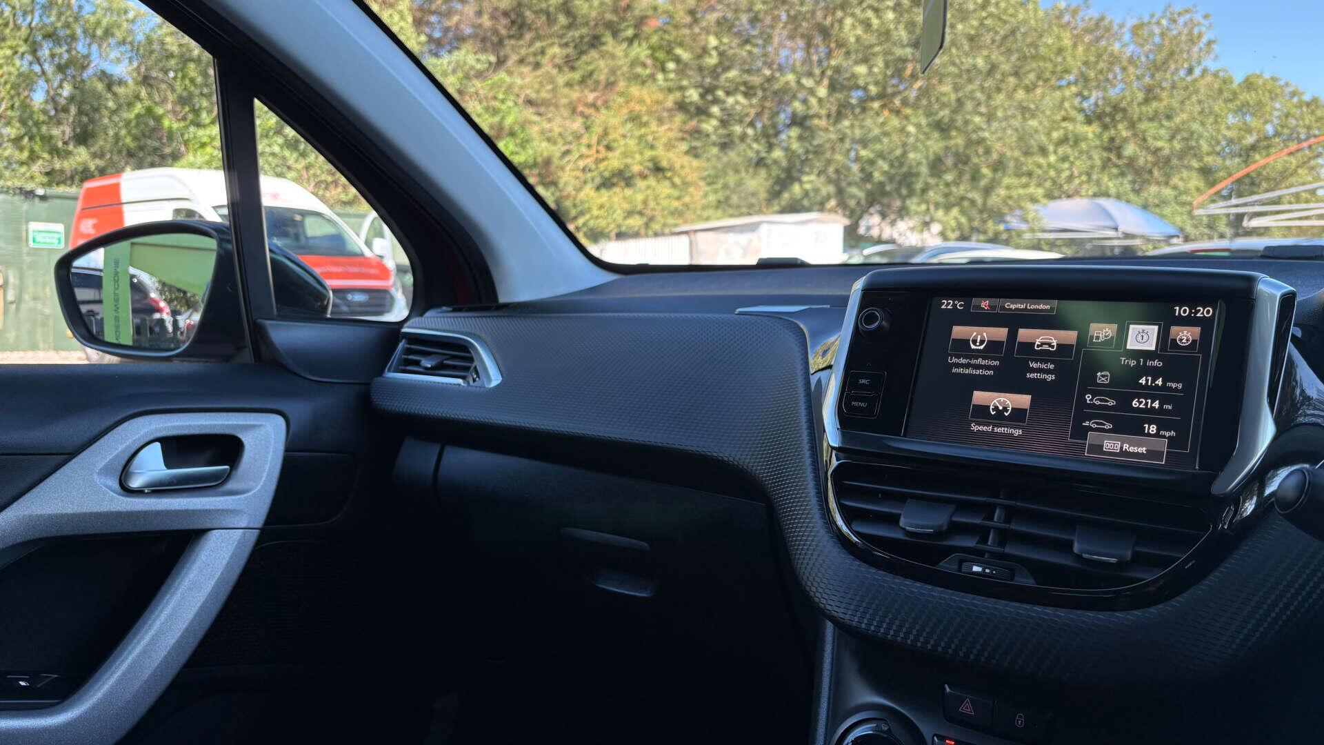 Peugeot 2008 view 32