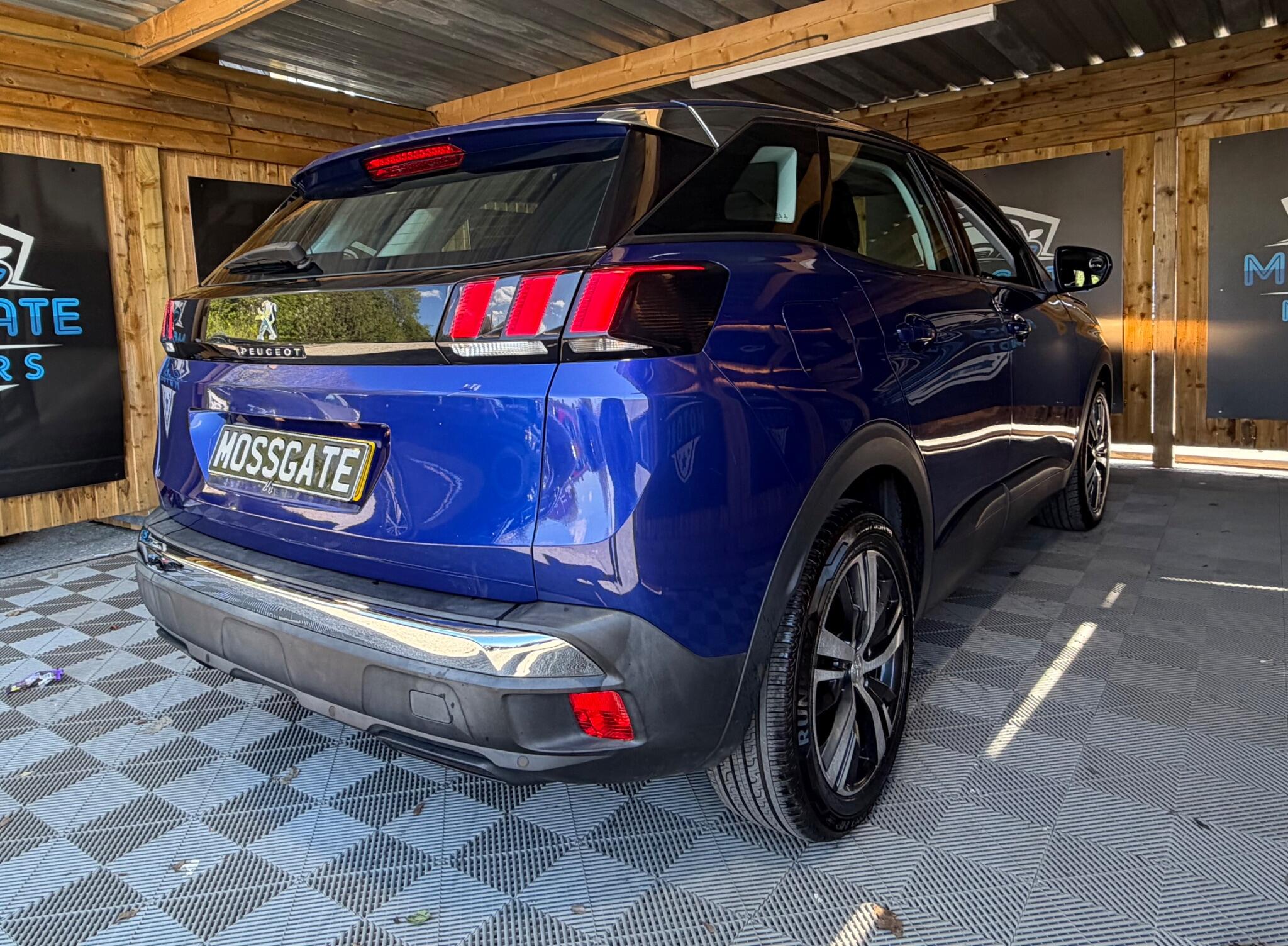 Peugeot 3008 view 9