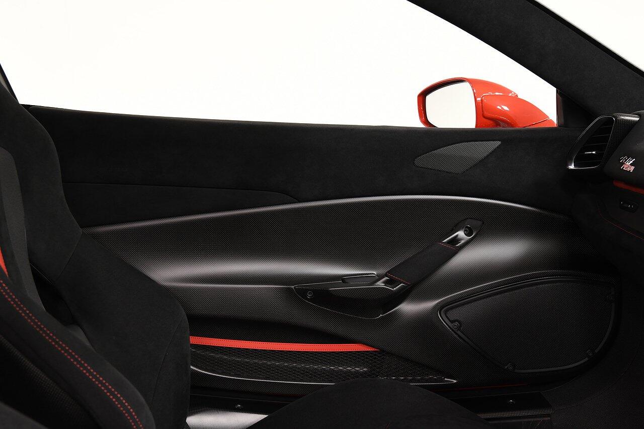 Ferrari 488 view 14