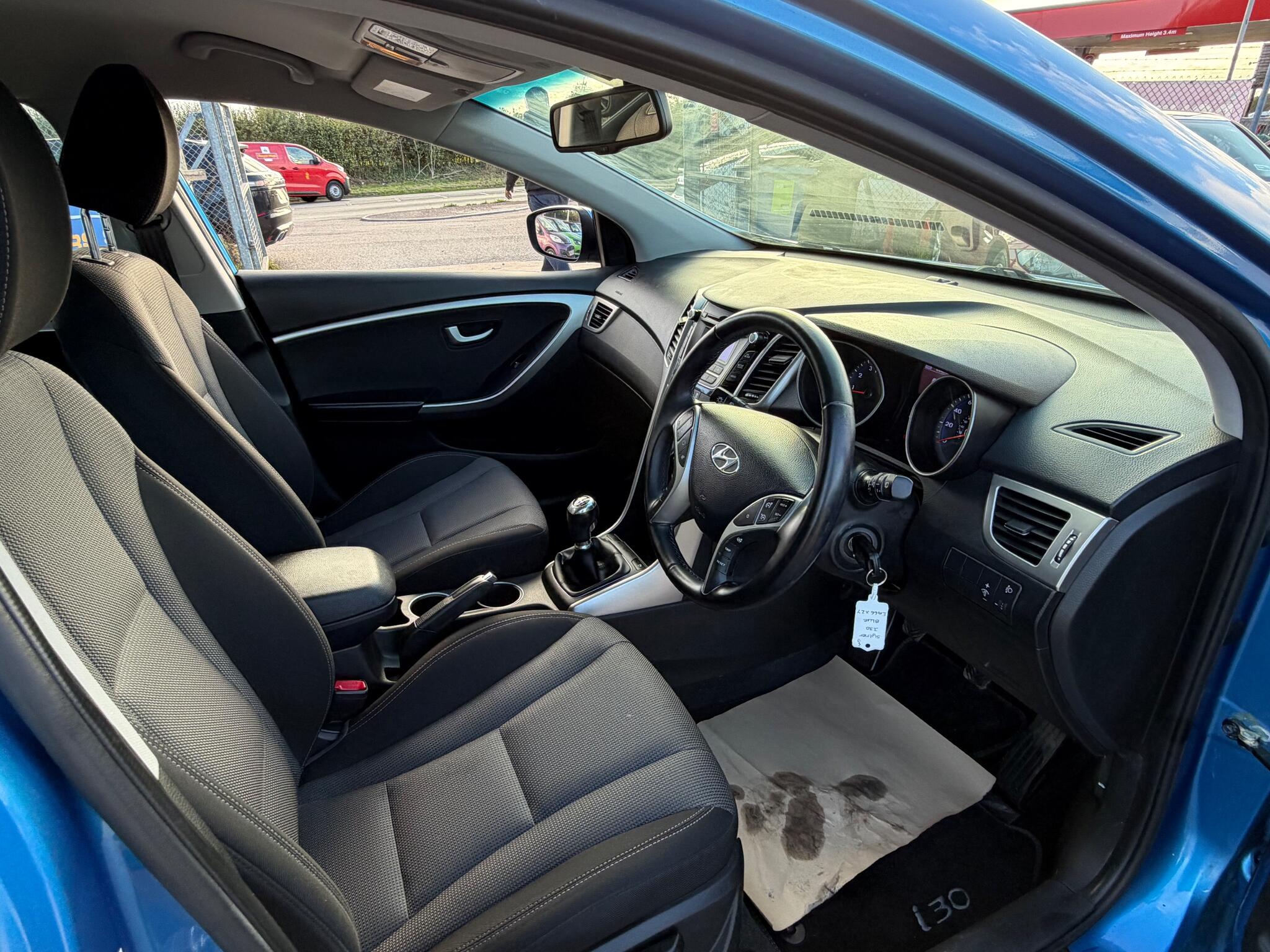 Hyundai i30 view 10