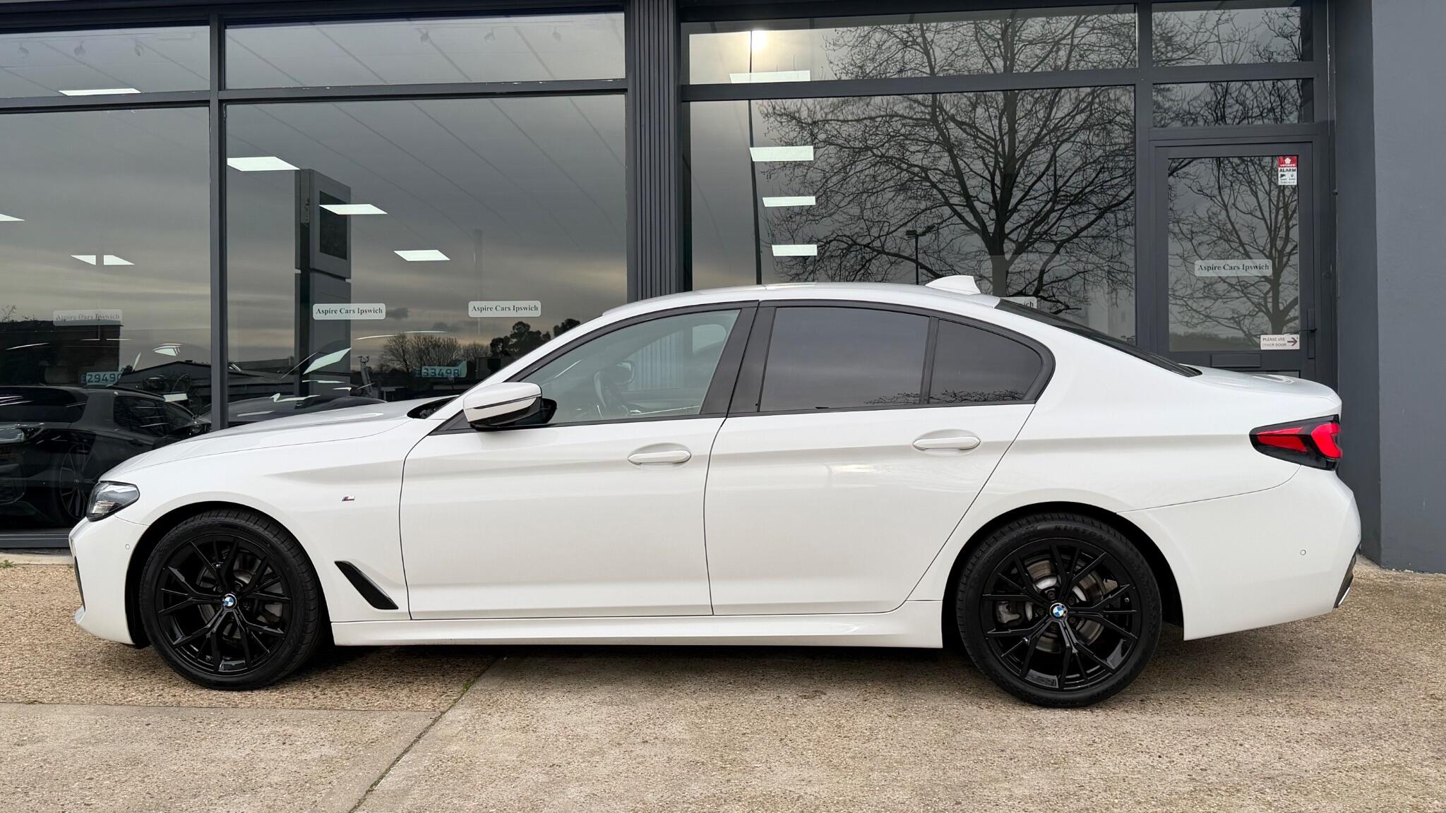 BMW 5 Series view 3