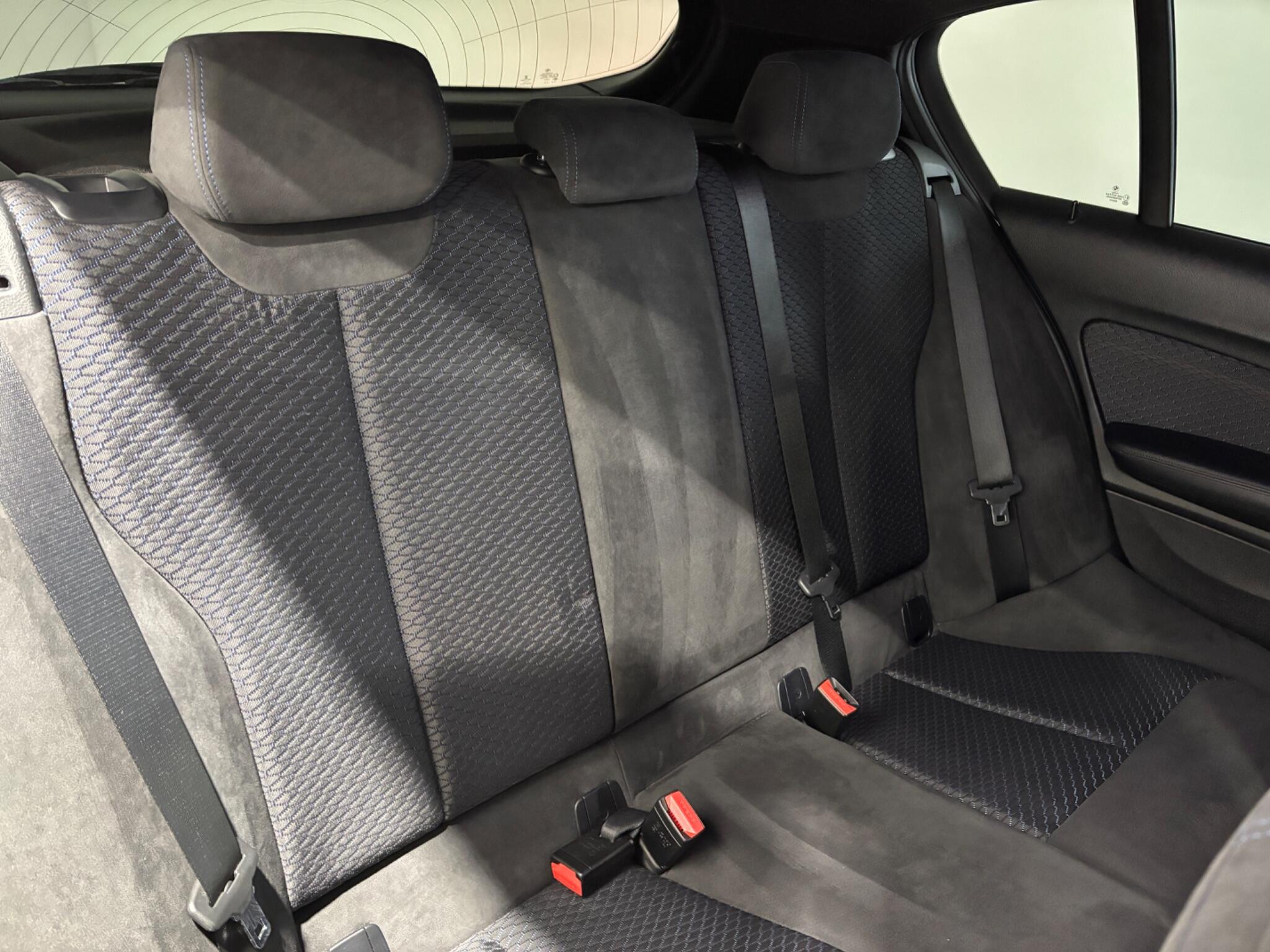 BMW 1 Series view 15