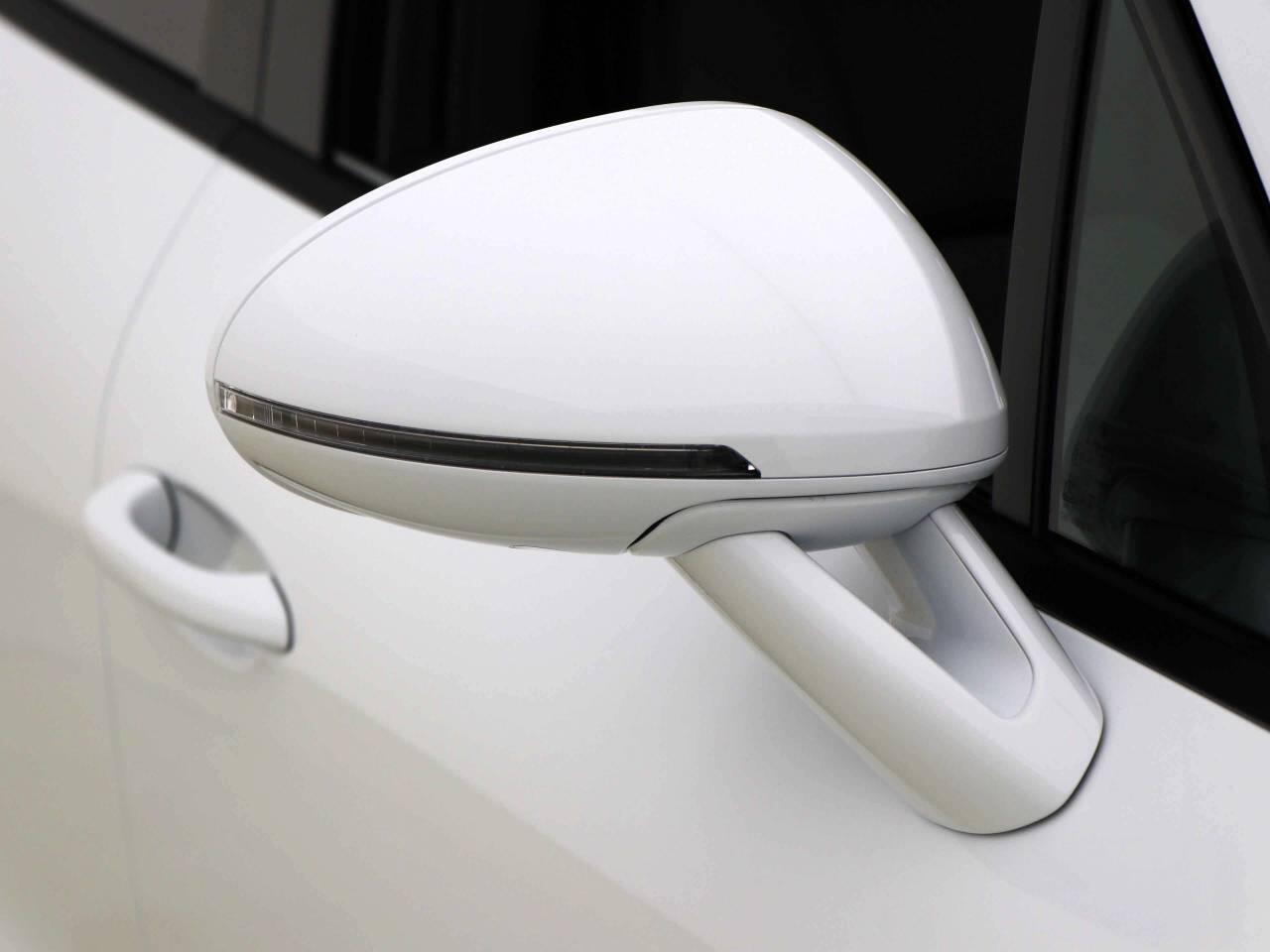 Porsche Macan view 18