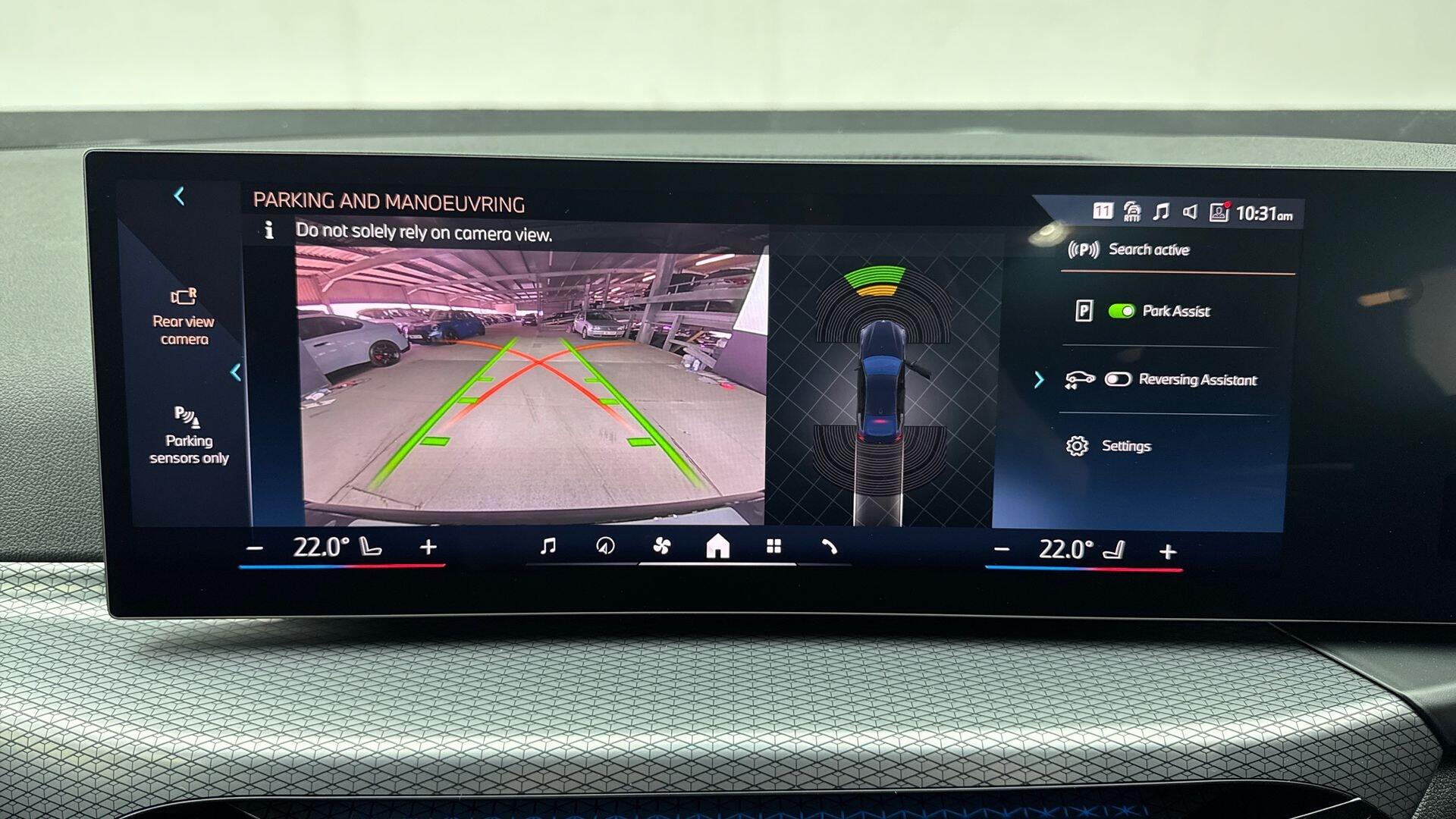 BMW i4 view 25
