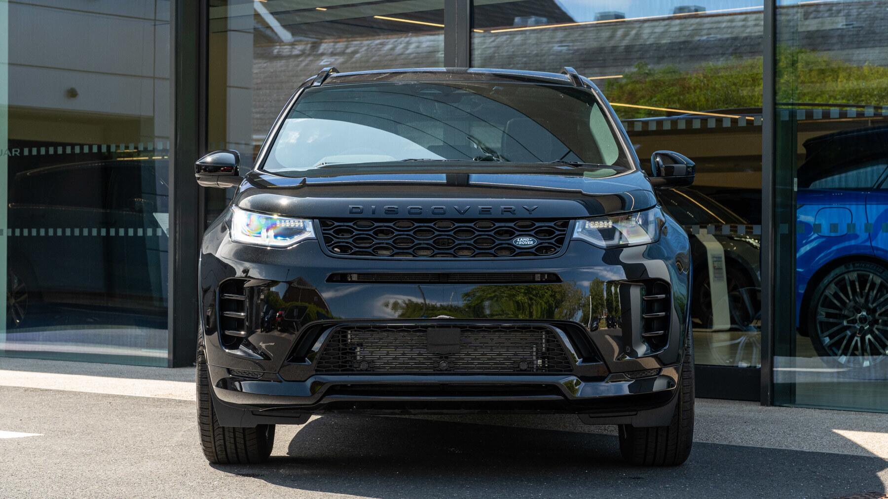 Land Rover Discovery Sport view 7