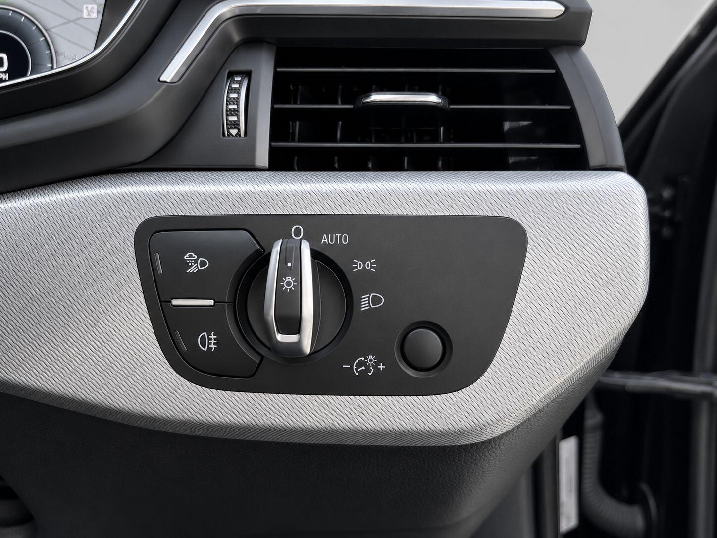 Audi A4 view 31