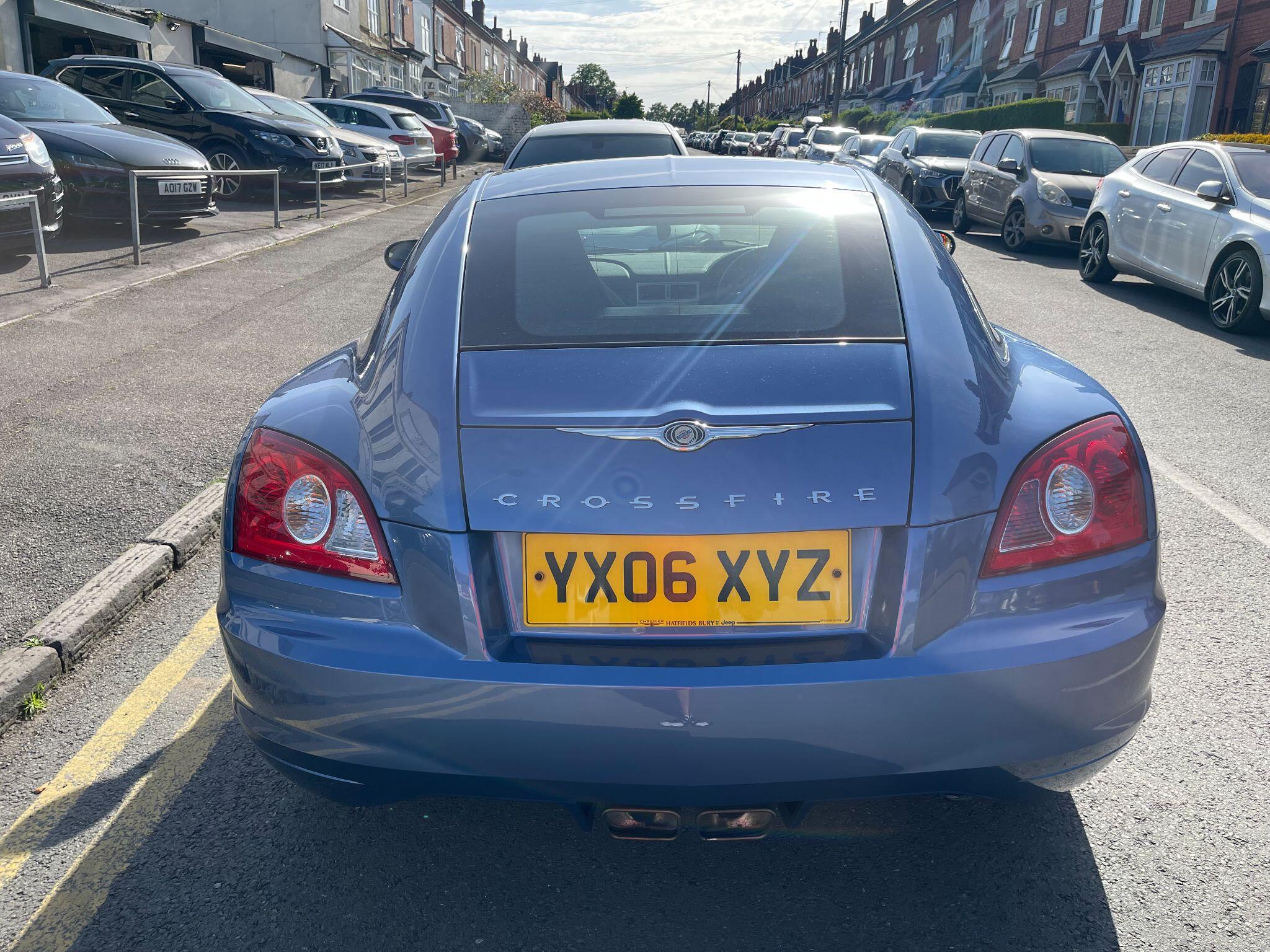Chrysler Crossfire view 11
