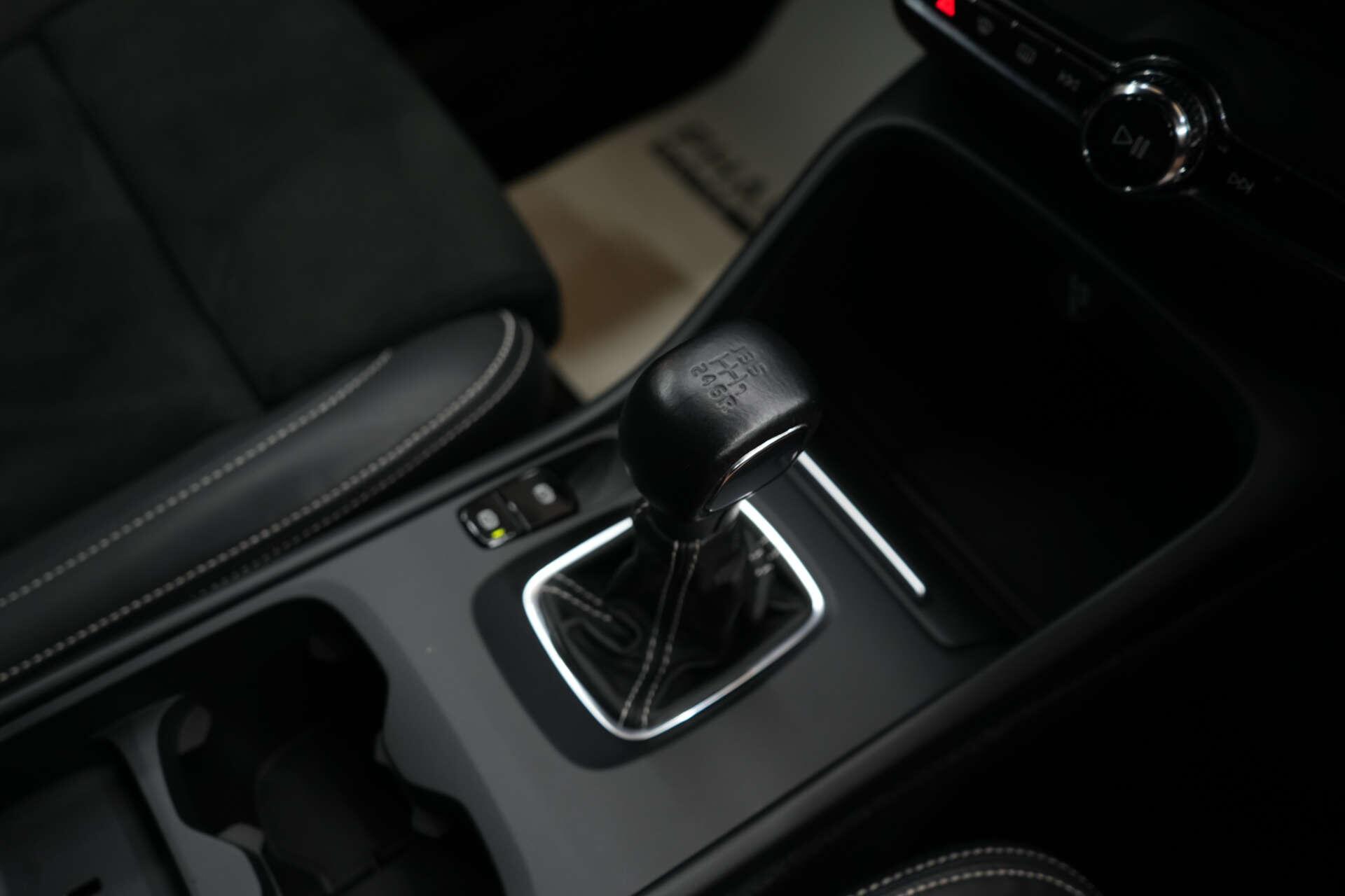 Volvo XC40 view 32