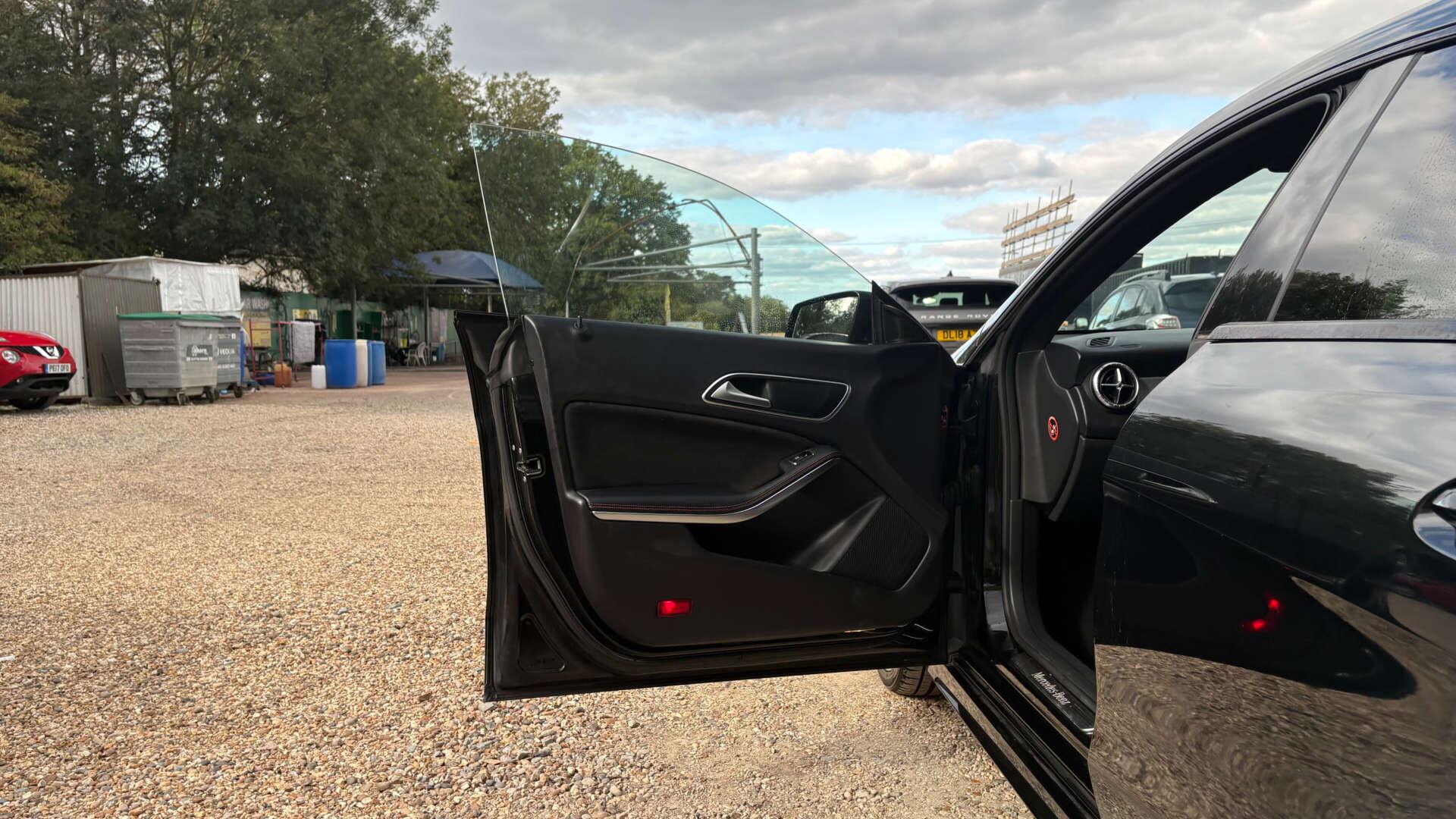 Mercedes-Benz Cla view 34