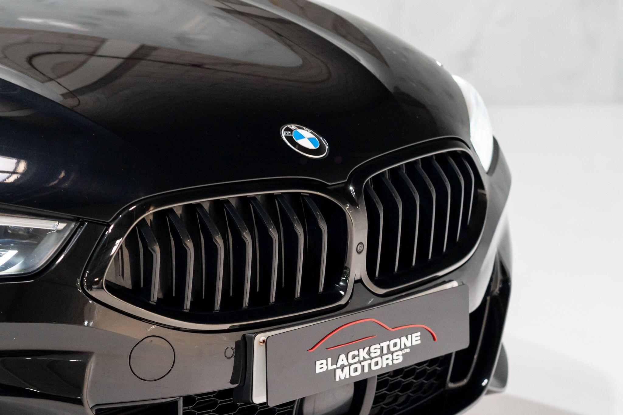 BMW 8 Series view 9