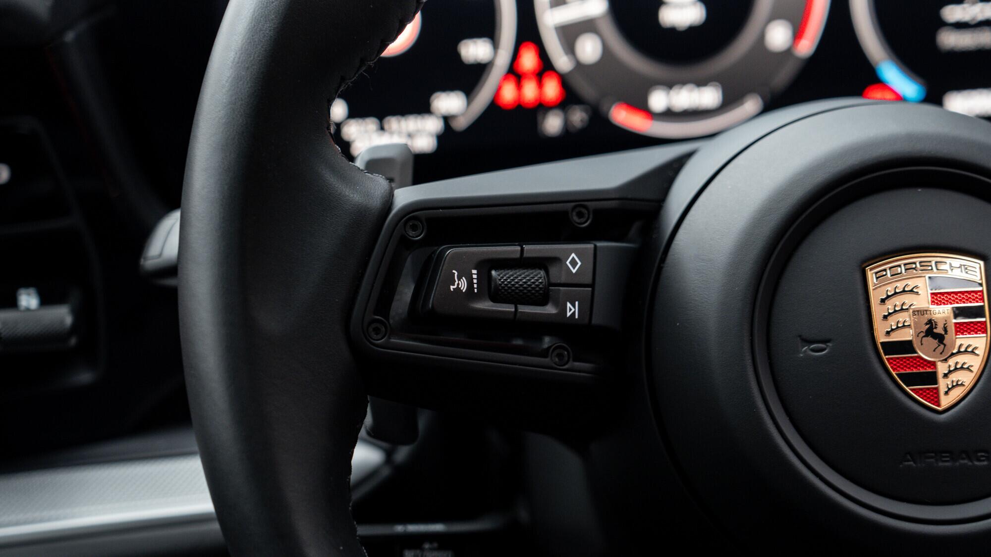 Porsche Cayenne view 25