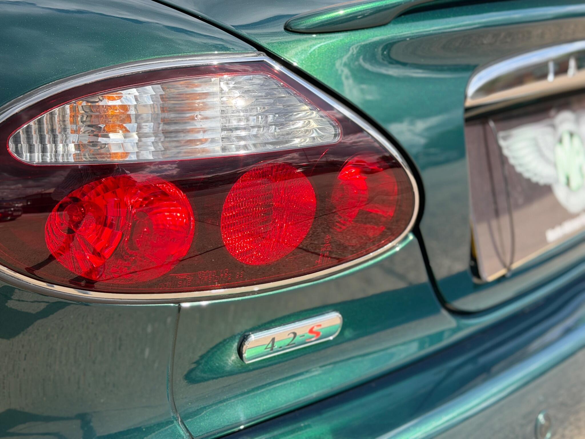 Jaguar XK8 view 93