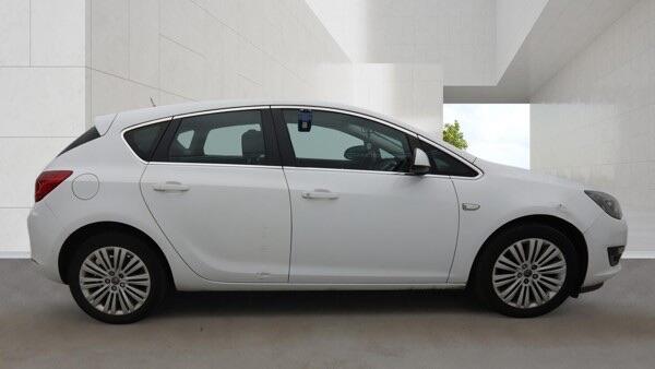Vauxhall Astra view 5