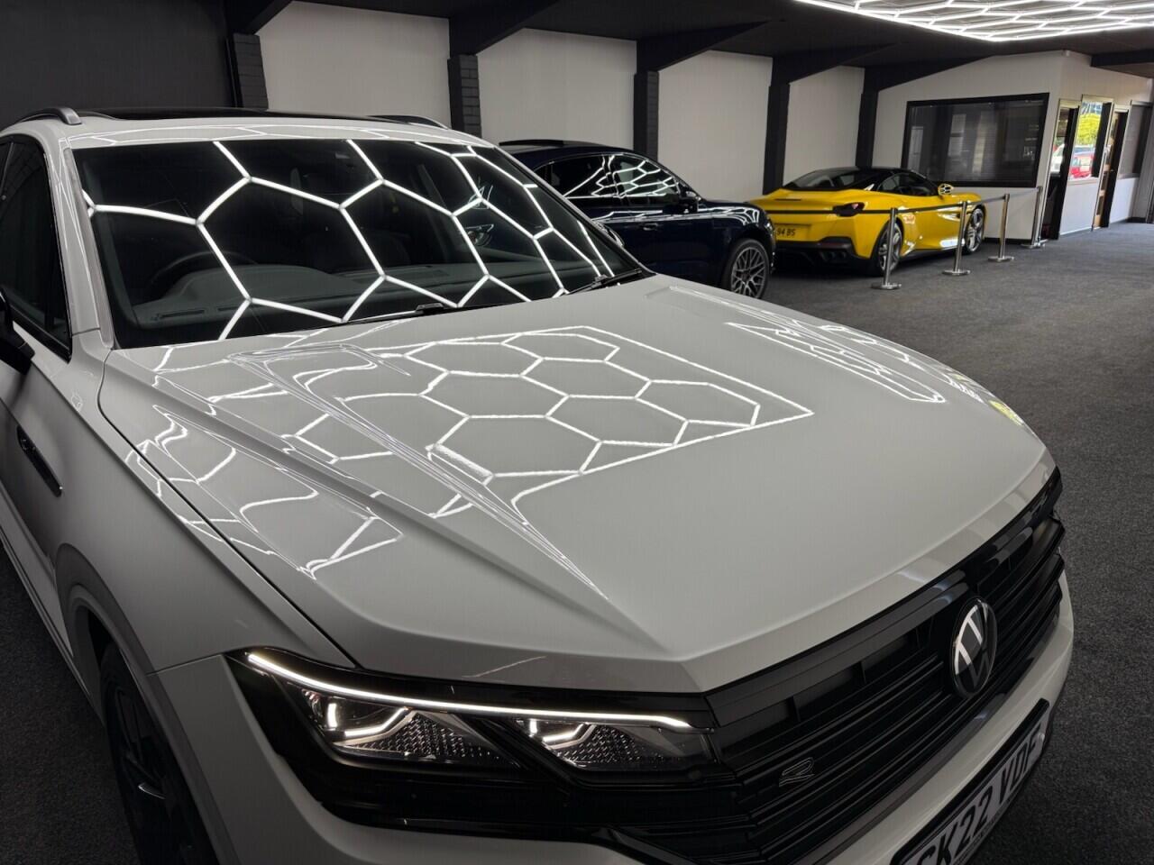 Volkswagen Touareg view 21